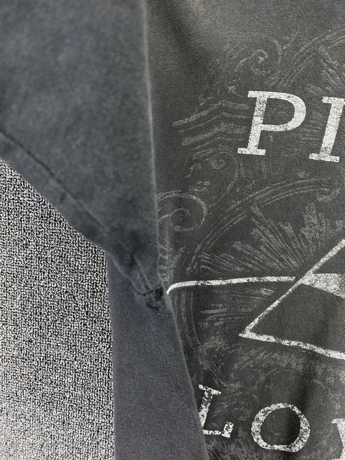 Band Tees Vintage Pink Floyd Trashed Punk Rock Band Tees T Shirts Size US L / EU 52-54 / 3 - 9 Thumbnail