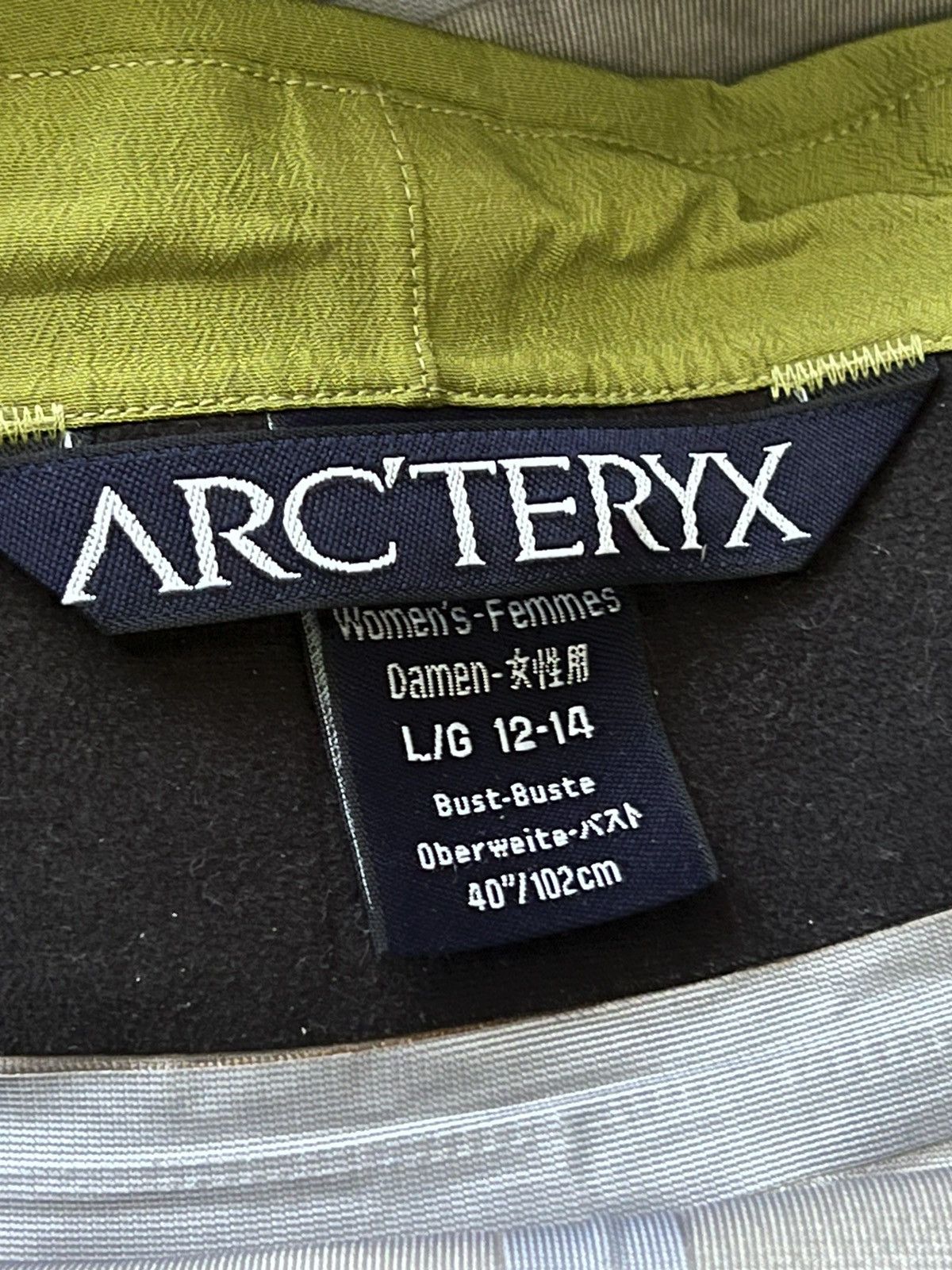 Arc'teryx (final drop) 90s Arcteryx Hard shell Asymmetrical Jacket Size US M / EU 48-50 / 2 - 8 Thumbnail