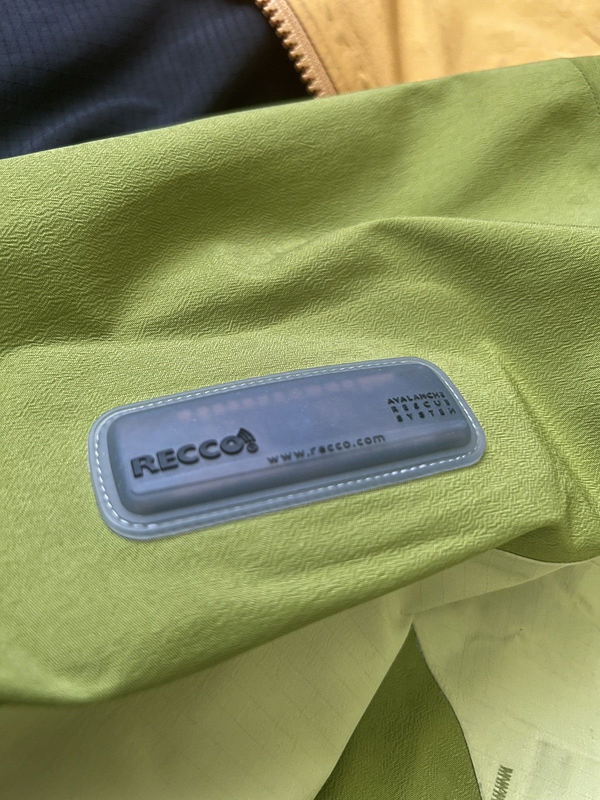 Arc'teryx (final drop) 90s Arcteryx Hard shell Asymmetrical Jacket Size US M / EU 48-50 / 2 - 10 Thumbnail