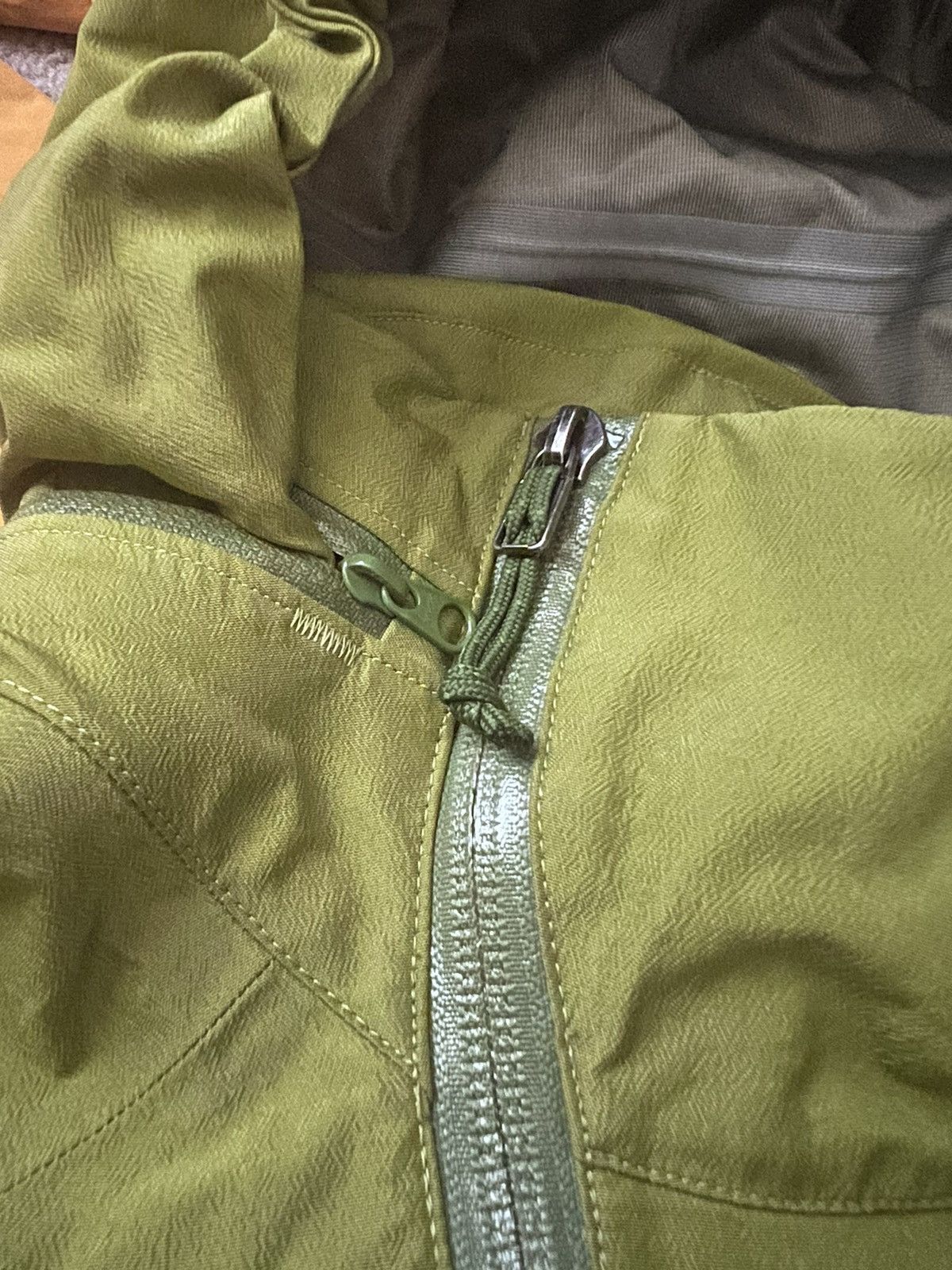 Arc'teryx (final drop) 90s Arcteryx Hard shell Asymmetrical Jacket Size US M / EU 48-50 / 2 - 3 Thumbnail