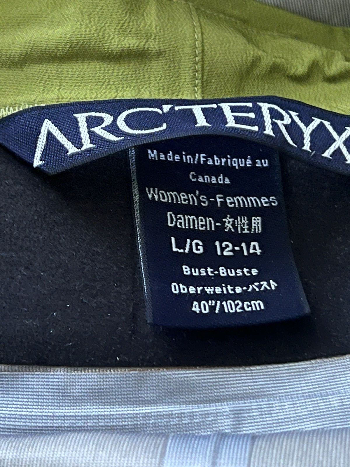Arc'teryx (final drop) 90s Arcteryx Hard shell Asymmetrical Jacket Size US M / EU 48-50 / 2 - 9 Thumbnail