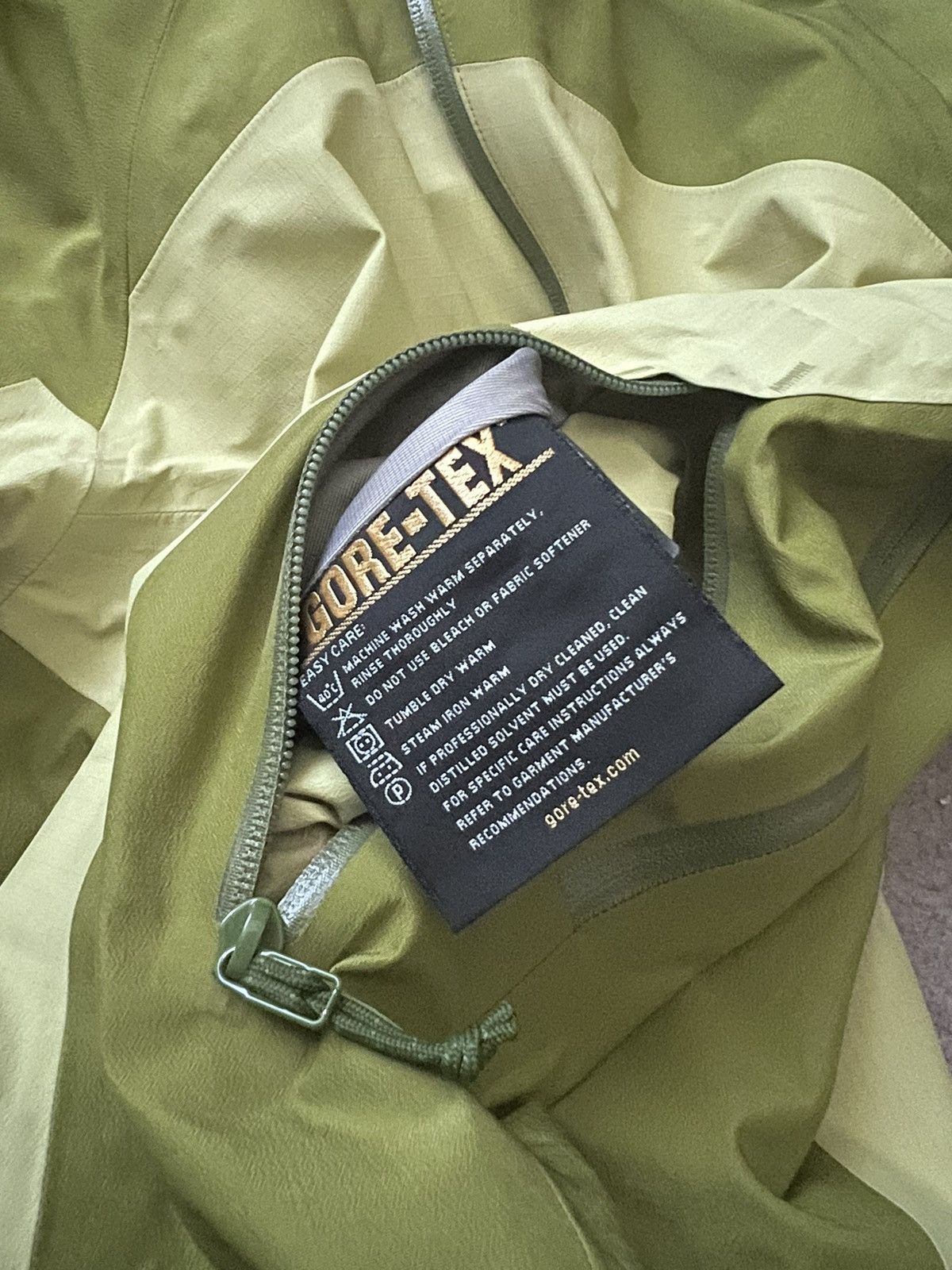 Arc'teryx (final drop) 90s Arcteryx Hard shell Asymmetrical Jacket Size US M / EU 48-50 / 2 - 4 Thumbnail
