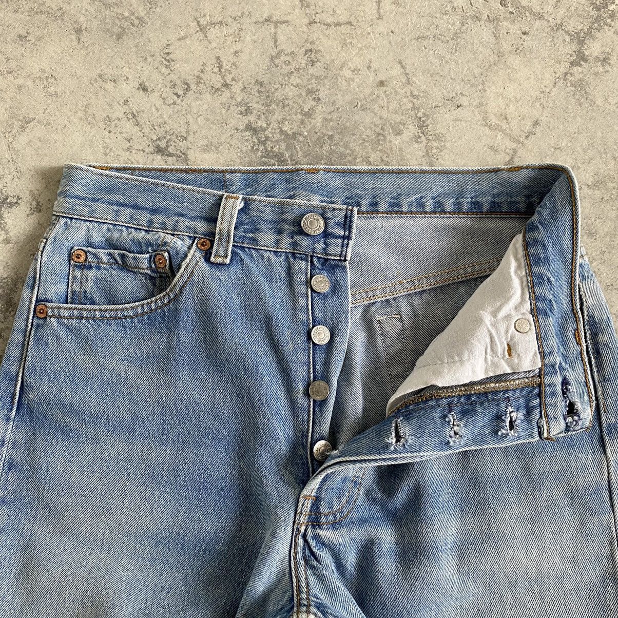 Levi's VTG Early 90’s Levi's 501 Faded Blue Denim Jeans Size US 28 / EU 44 - 9 Thumbnail