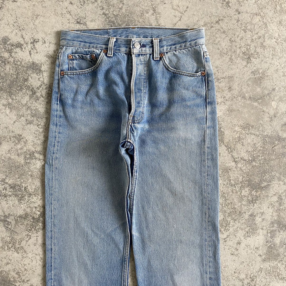 Levi's VTG Early 90’s Levi's 501 Faded Blue Denim Jeans Size US 28 / EU 44 - 2 Thumbnail