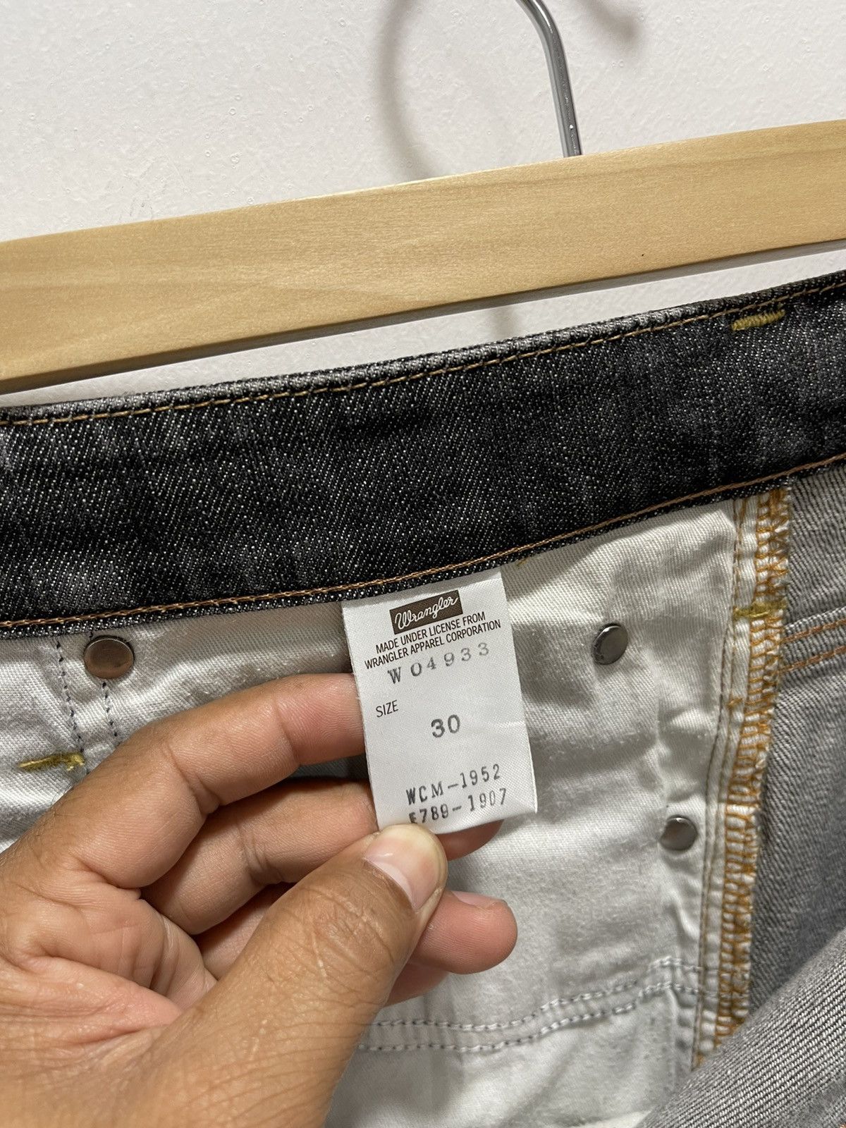 Japanese Brand × Vintage × Wrangler VINTAGE WRANGLER WASHED BLACK DISTRESSED JEANS Size US 30 / EU 46 - 12 Thumbnail