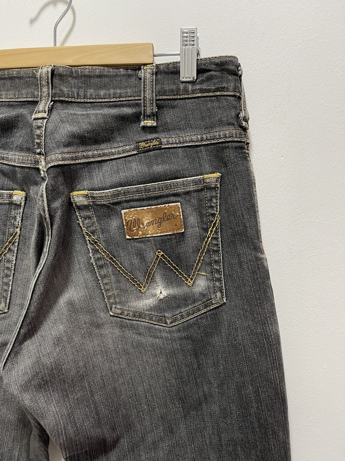 Japanese Brand × Vintage × Wrangler VINTAGE WRANGLER WASHED BLACK DISTRESSED JEANS Size US 30 / EU 46 - 2 Thumbnail