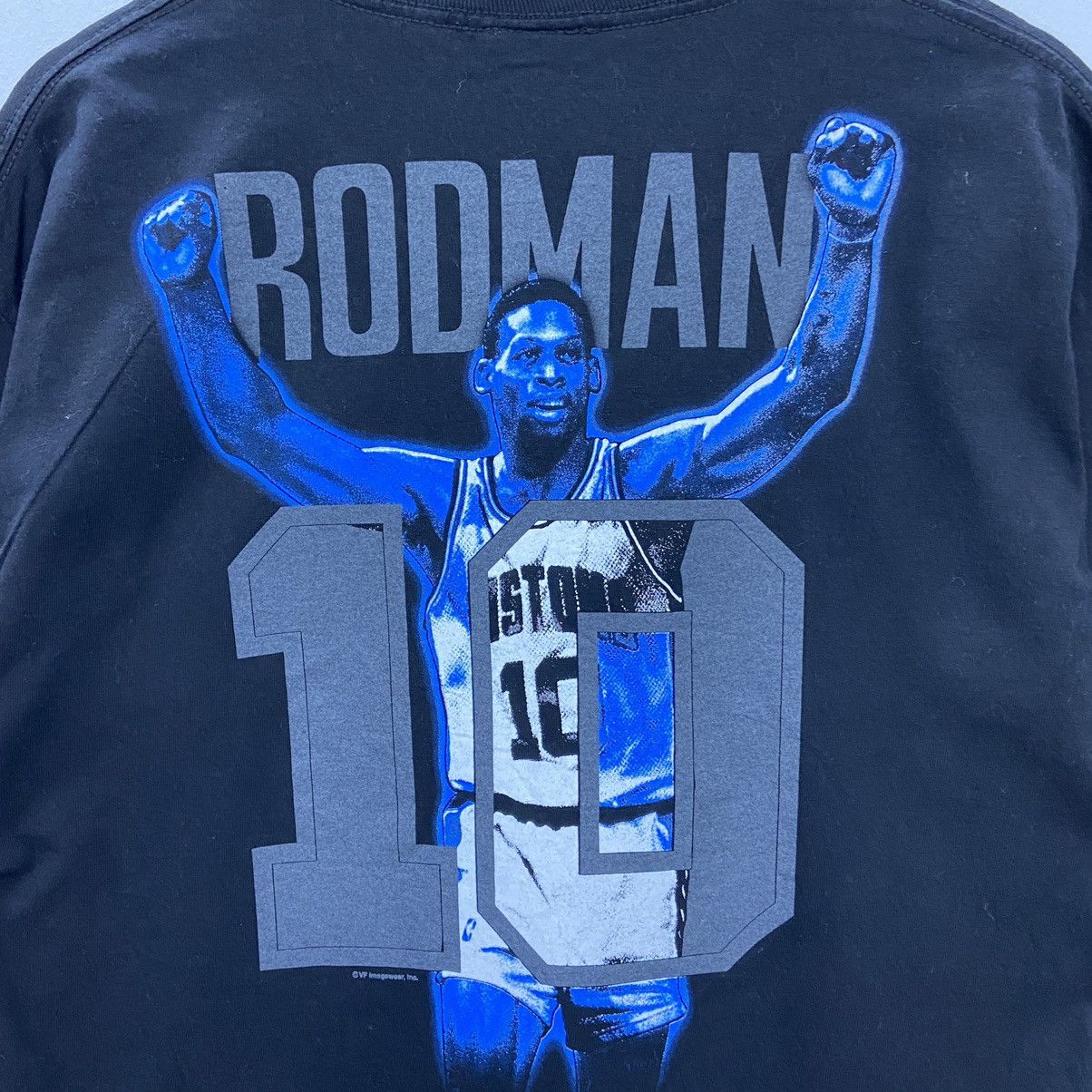 NBA Rare!! DENNIS RODMAN the worm detroit pistons team tee Size US L / EU 52-54 / 3 - 3 Thumbnail