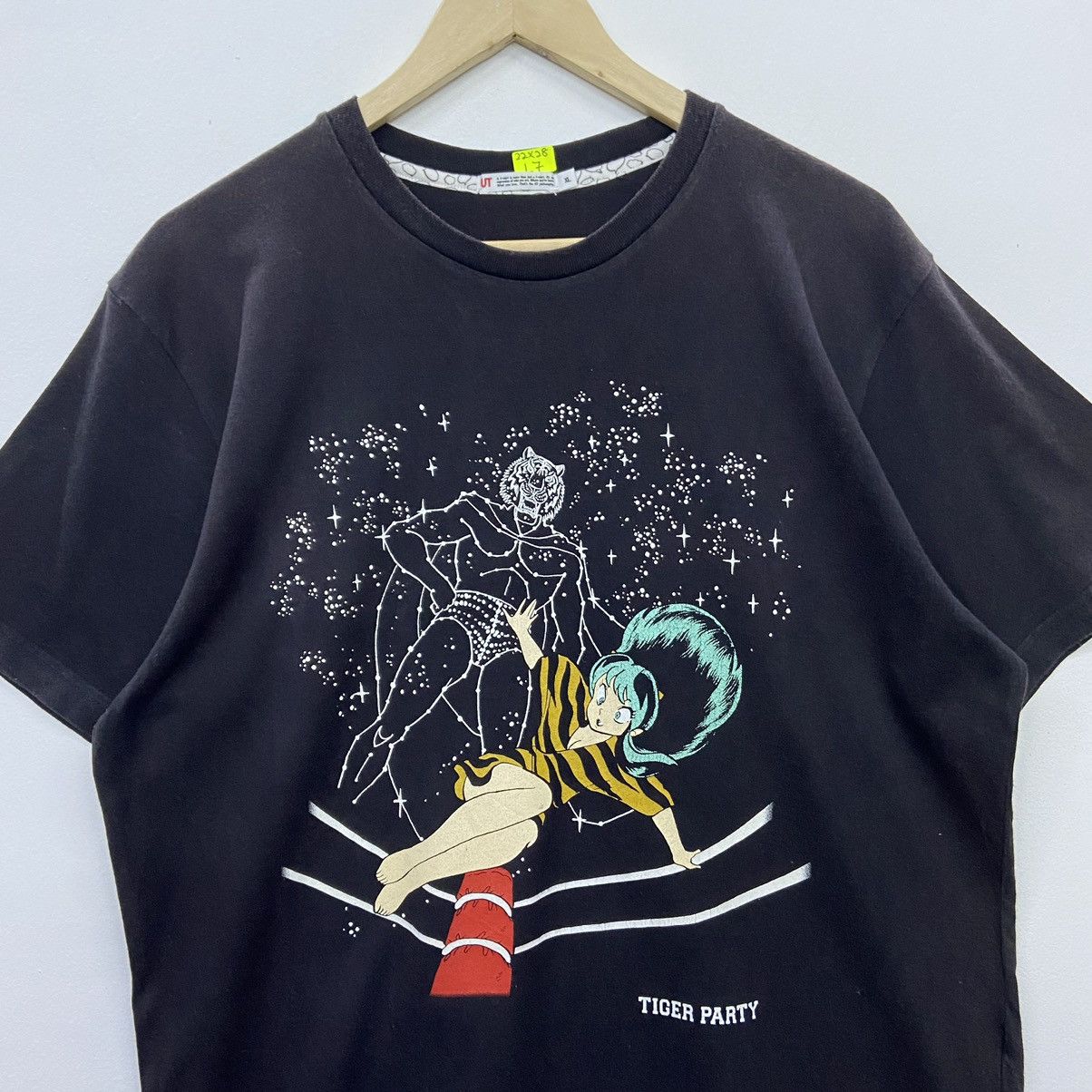 Anime × Japanese Brand Rare!! URUSEI YATSURA anime tiger party tee Size US XL / EU 56 / 4 - 3 Thumbnail