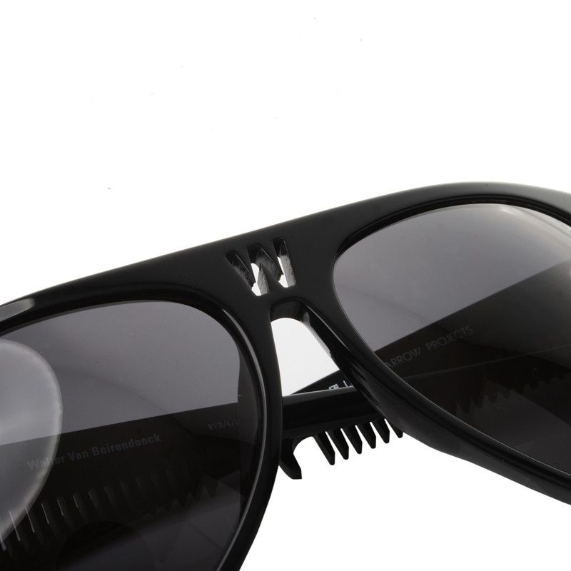 Linda Farrow × Walter Van Beirendonck Walter Van Beirendonck Black Acetate Comb Detail Sunglasses Size ONE SIZE - 4 Thumbnail