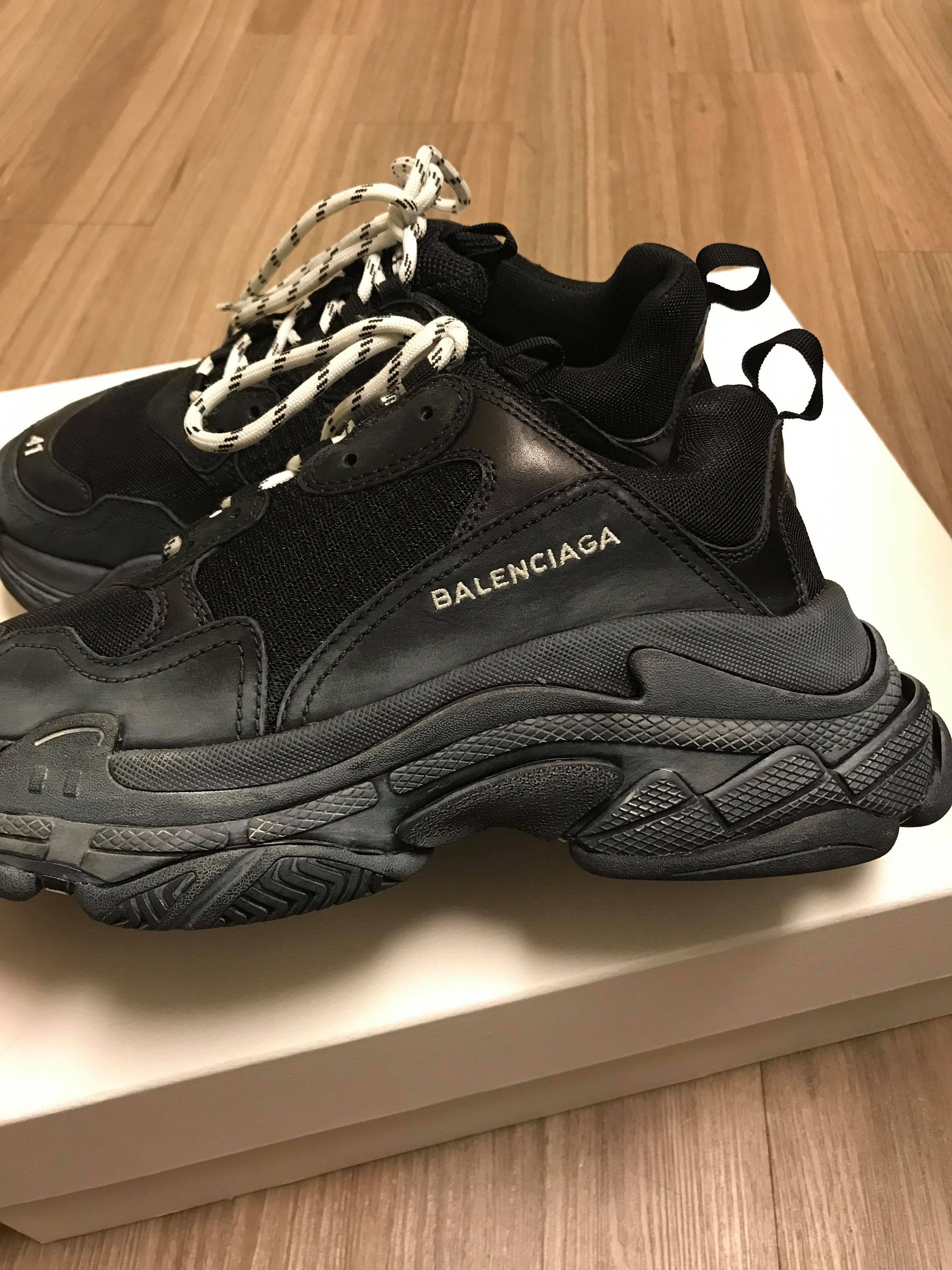 Balenciaga triple best sale s distressed black