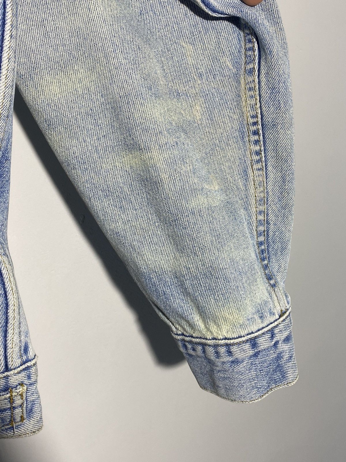 Levi's Vintage 90’s Levi’s washed distressed denim jacket Size US XL / EU 56 / 4 - 20 Thumbnail