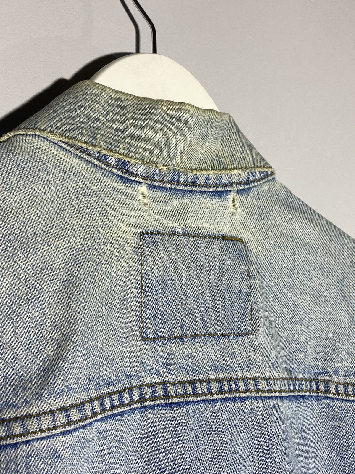 Levi's Vintage 90’s Levi’s washed distressed denim jacket Size US XL / EU 56 / 4 - 17 Thumbnail
