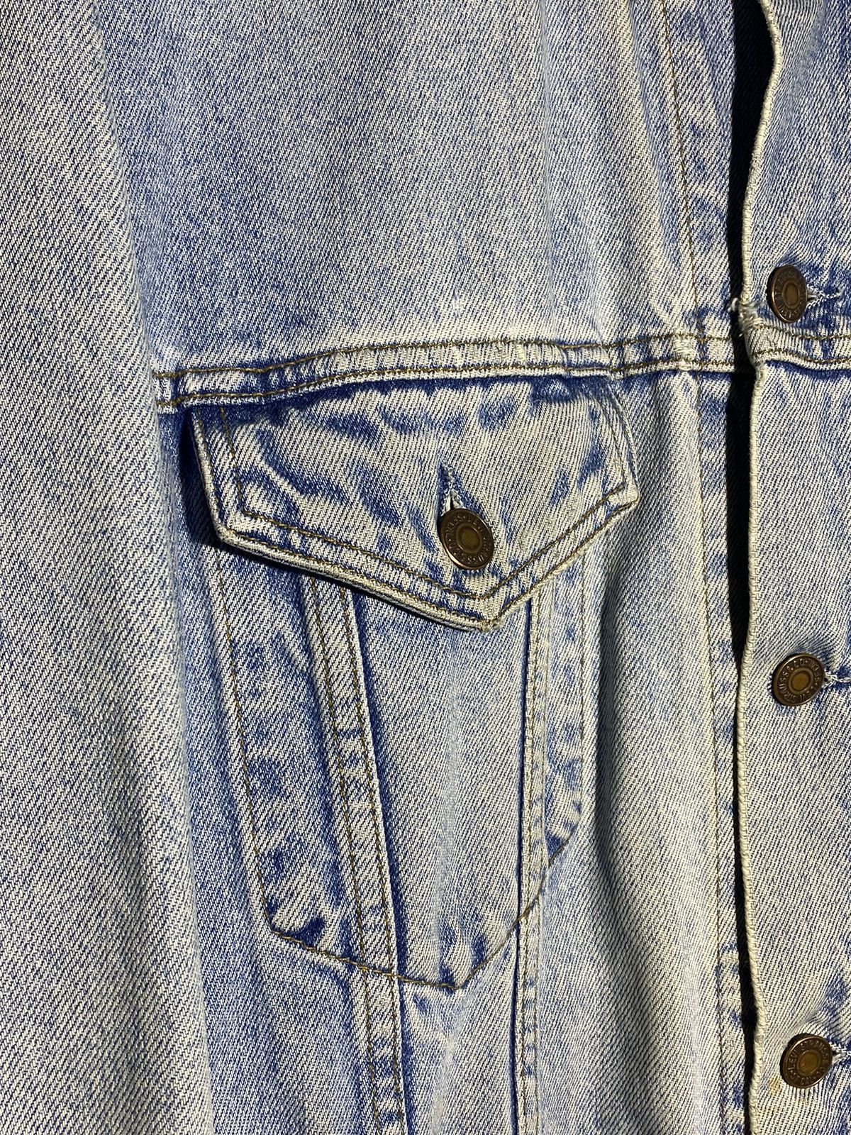 Levi's Vintage 90’s Levi’s washed distressed denim jacket Size US XL / EU 56 / 4 - 11 Thumbnail