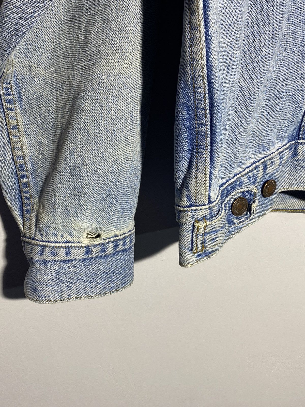 Levi's Vintage 90’s Levi’s washed distressed denim jacket Size US XL / EU 56 / 4 - 15 Thumbnail