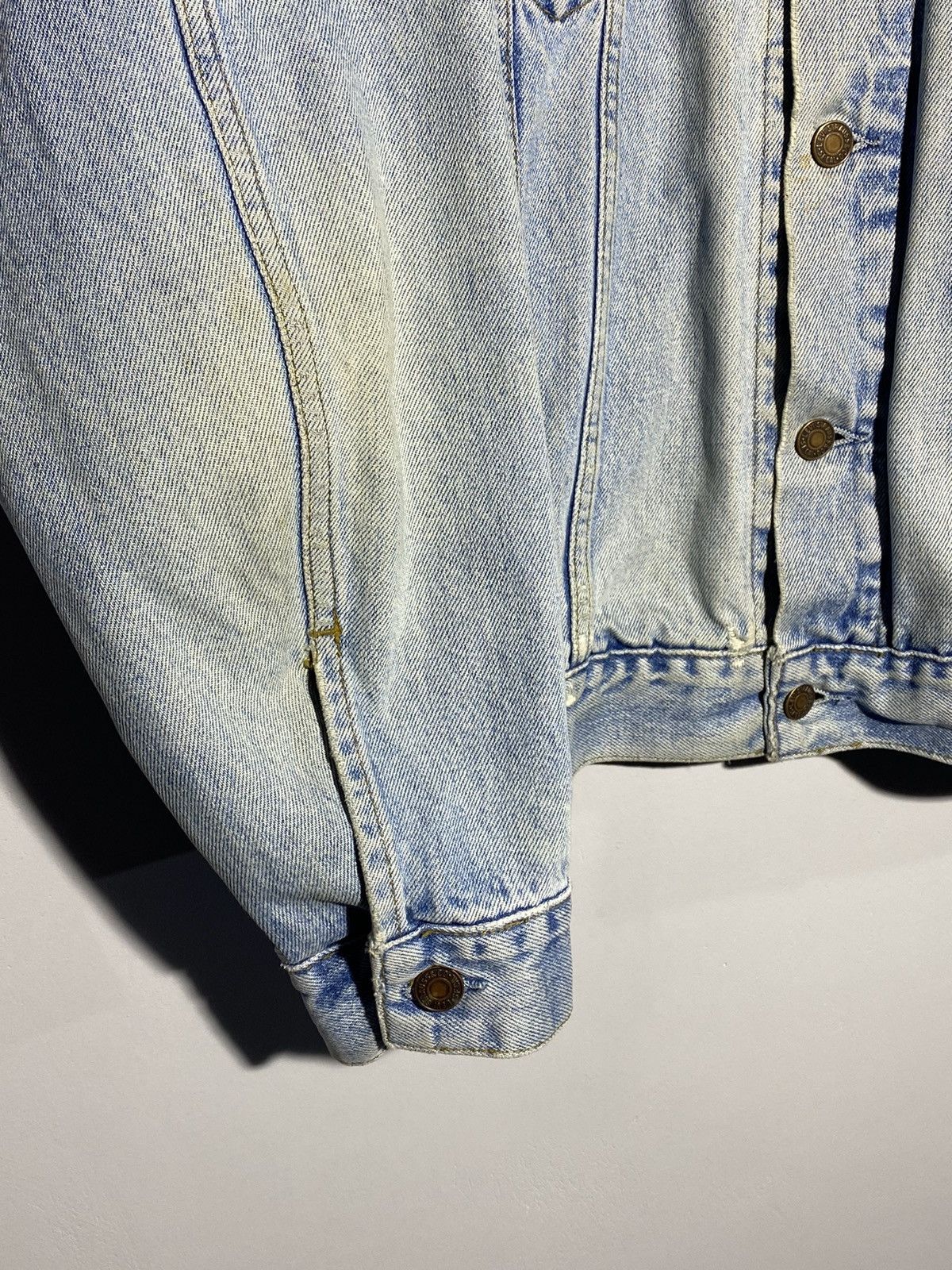 Levi's Vintage 90’s Levi’s washed distressed denim jacket Size US XL / EU 56 / 4 - 5 Thumbnail