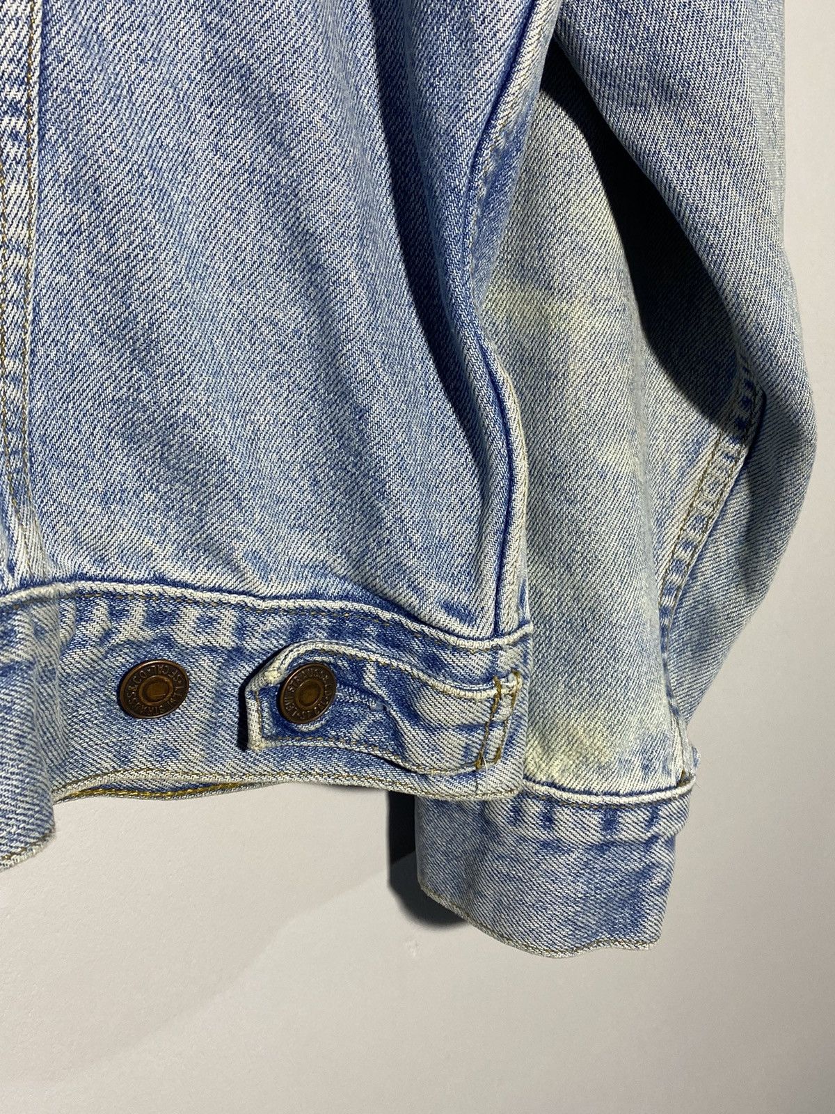 Levi's Vintage 90’s Levi’s washed distressed denim jacket Size US XL / EU 56 / 4 - 16 Thumbnail