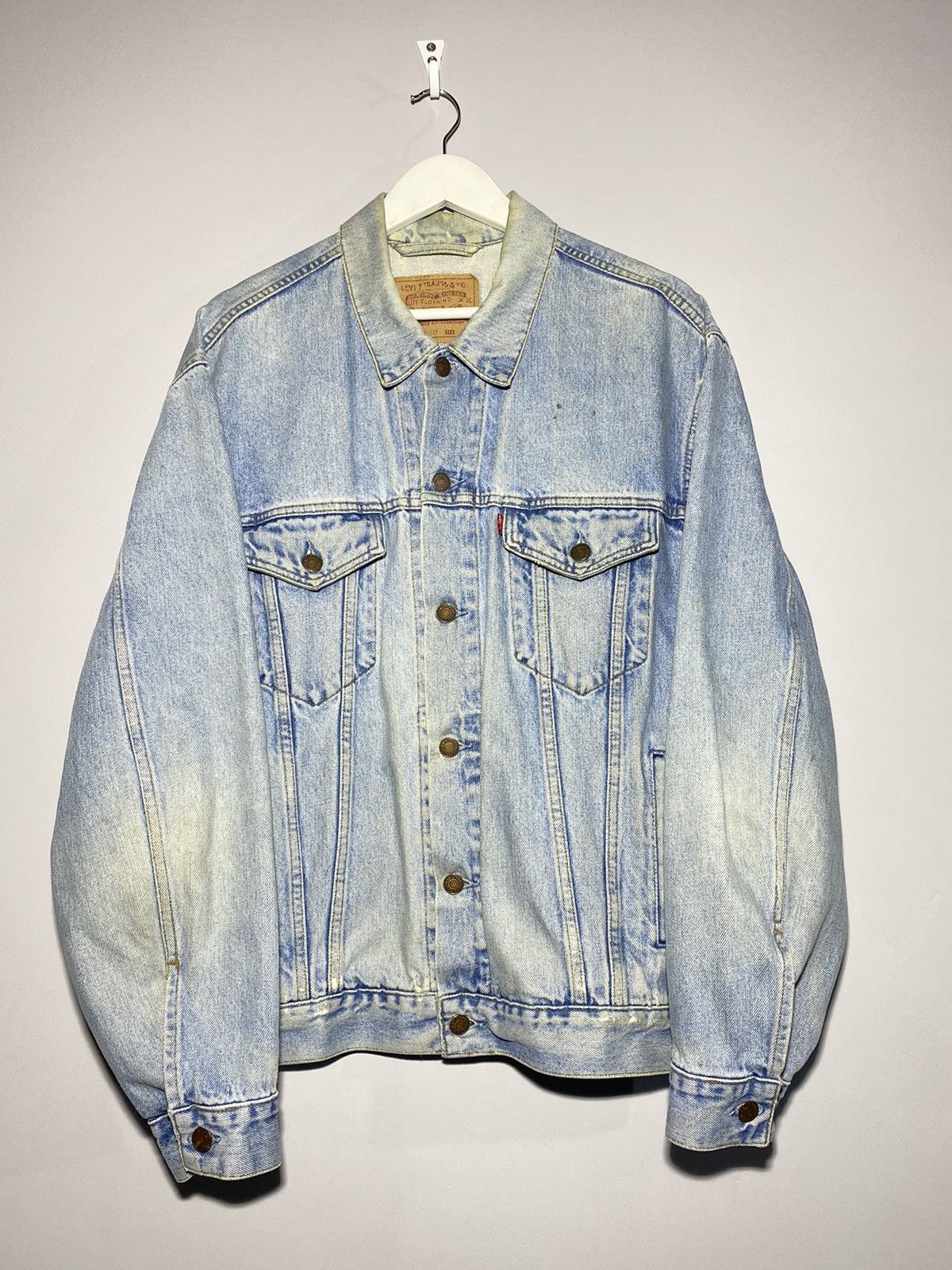 Levi's Vintage 90’s Levi’s washed distressed denim jacket Size US XL / EU 56 / 4 - 1 Thumbnail