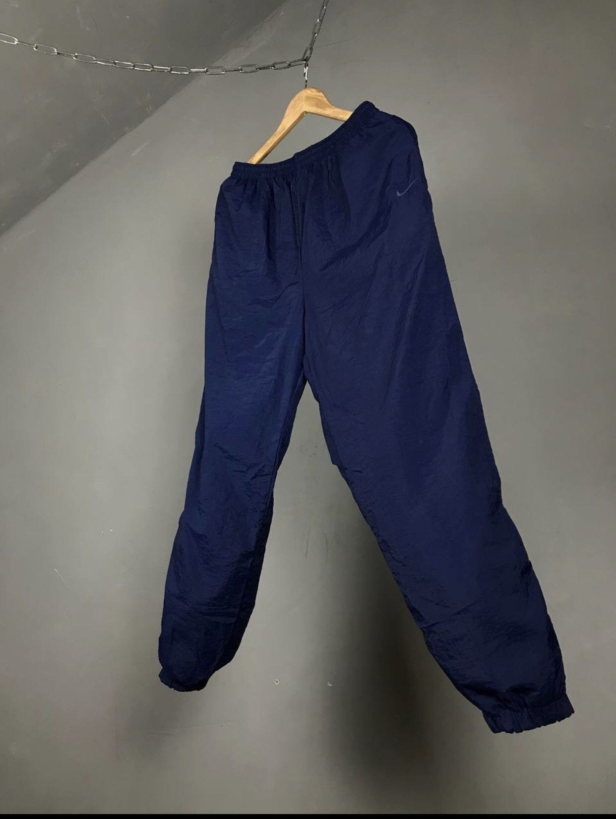 Nike Nike swoosh nylon streetwear vintage sweatpants Size US 36 / EU 52 - 1 Thumbnail