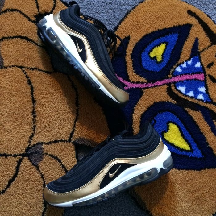 97 air max gold and black