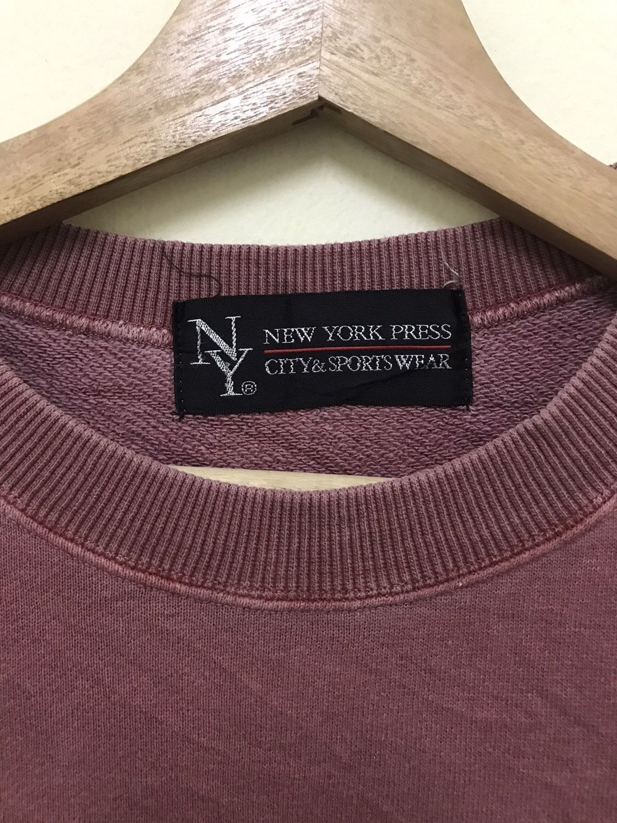Vintage Vintage New York Press Sweatshirt Big White Sphere Size US L / EU 52-54 / 3 - 7 Thumbnail