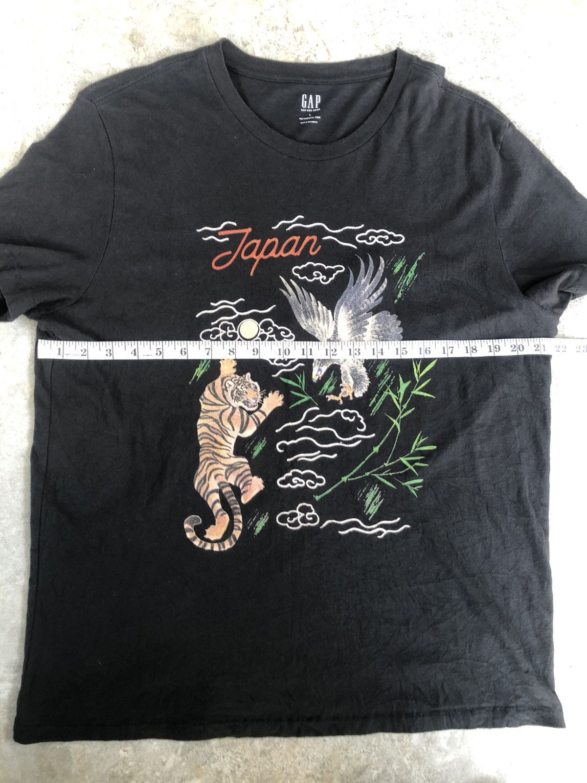 Gap Tiger Sukajan style graphic tees Size US L / EU 52-54 / 3 - 8 Thumbnail