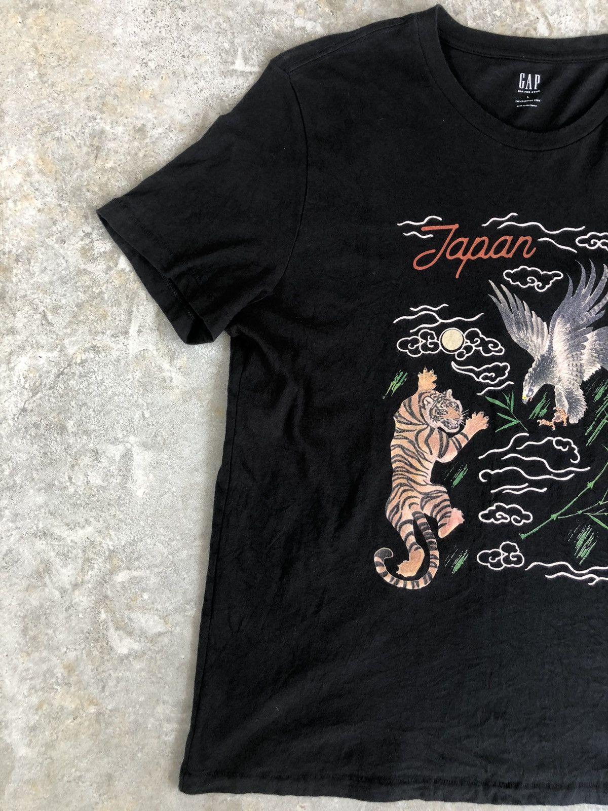 Gap Tiger Sukajan style graphic tees Size US L / EU 52-54 / 3 - 4 Thumbnail
