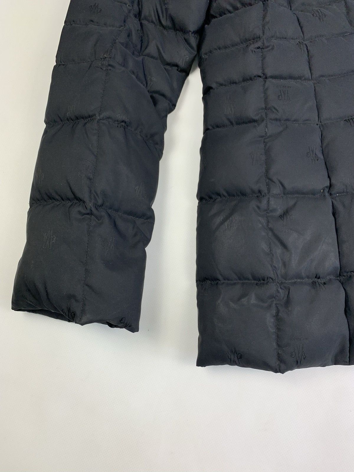 Moncler Moncler vintage women’s monogram multilogo down jacket Sz 1 Size S / US 4 / IT 40 - 10 Thumbnail