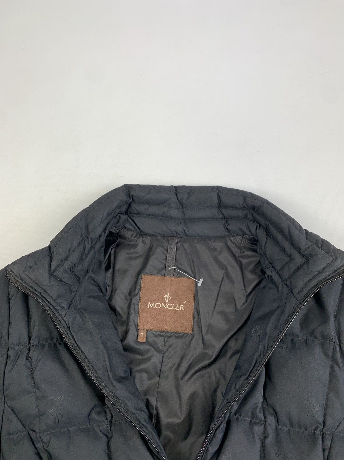 Moncler Moncler vintage women’s monogram multilogo down jacket Sz 1 Size S / US 4 / IT 40 - 11 Thumbnail