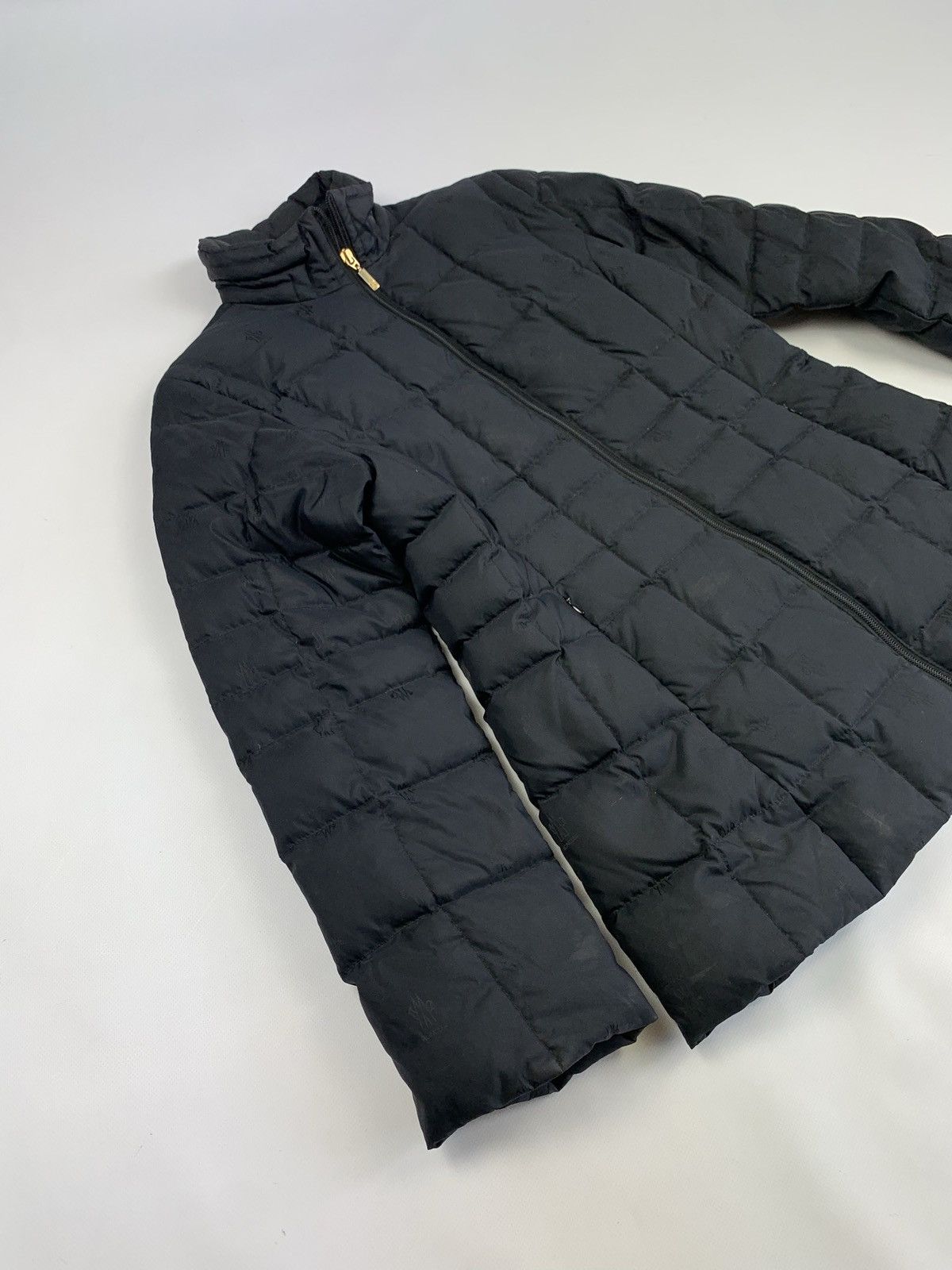 Moncler Moncler vintage women’s monogram multilogo down jacket Sz 1 Size S / US 4 / IT 40 - 3 Thumbnail