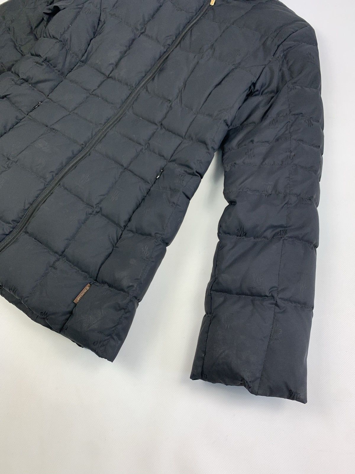 Moncler Moncler vintage women’s monogram multilogo down jacket Sz 1 Size S / US 4 / IT 40 - 2 Thumbnail