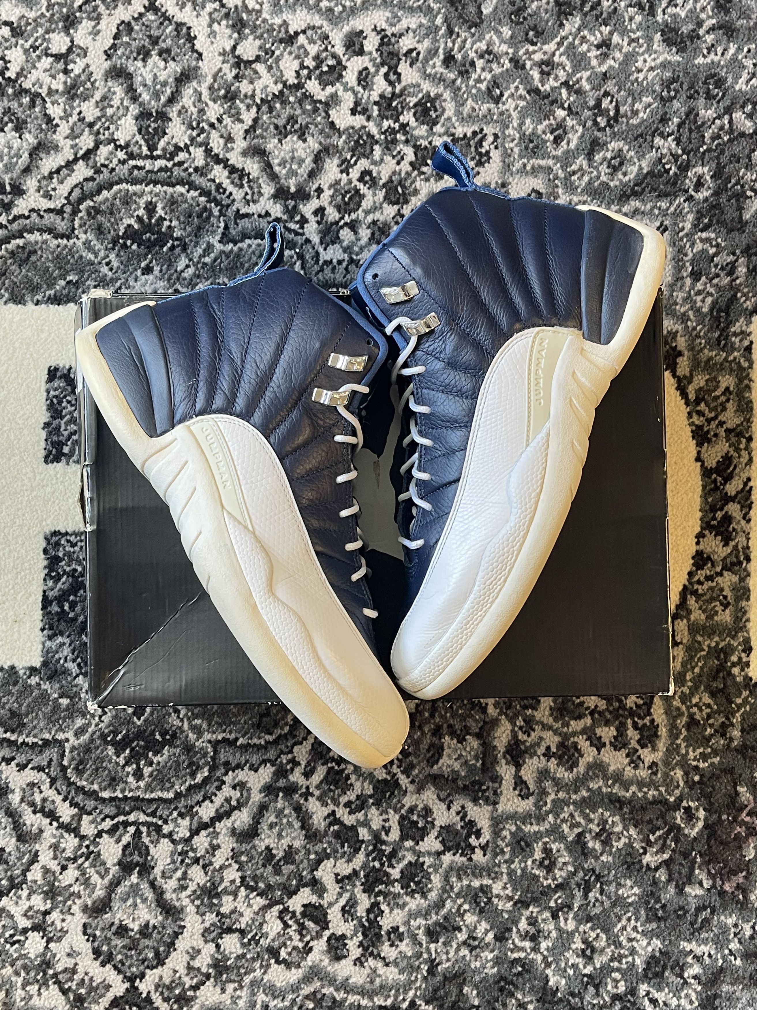 Jordan 12 Obsidian Size 10 Pre-Owned
