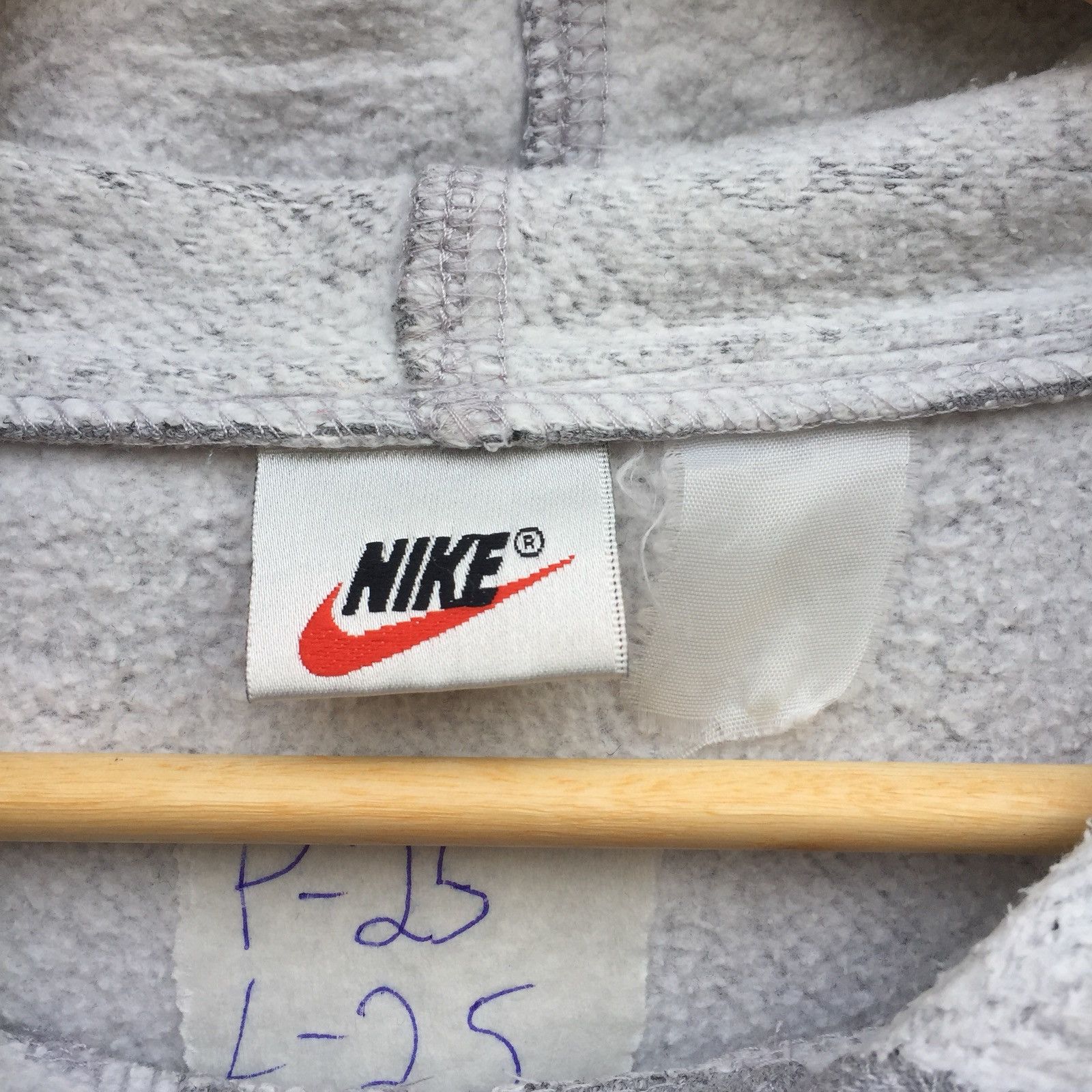 Nike Vintage 90s Nike Embroidered Logo Pullover Hoodie Size US L / EU 52-54 / 3 - 4 Thumbnail