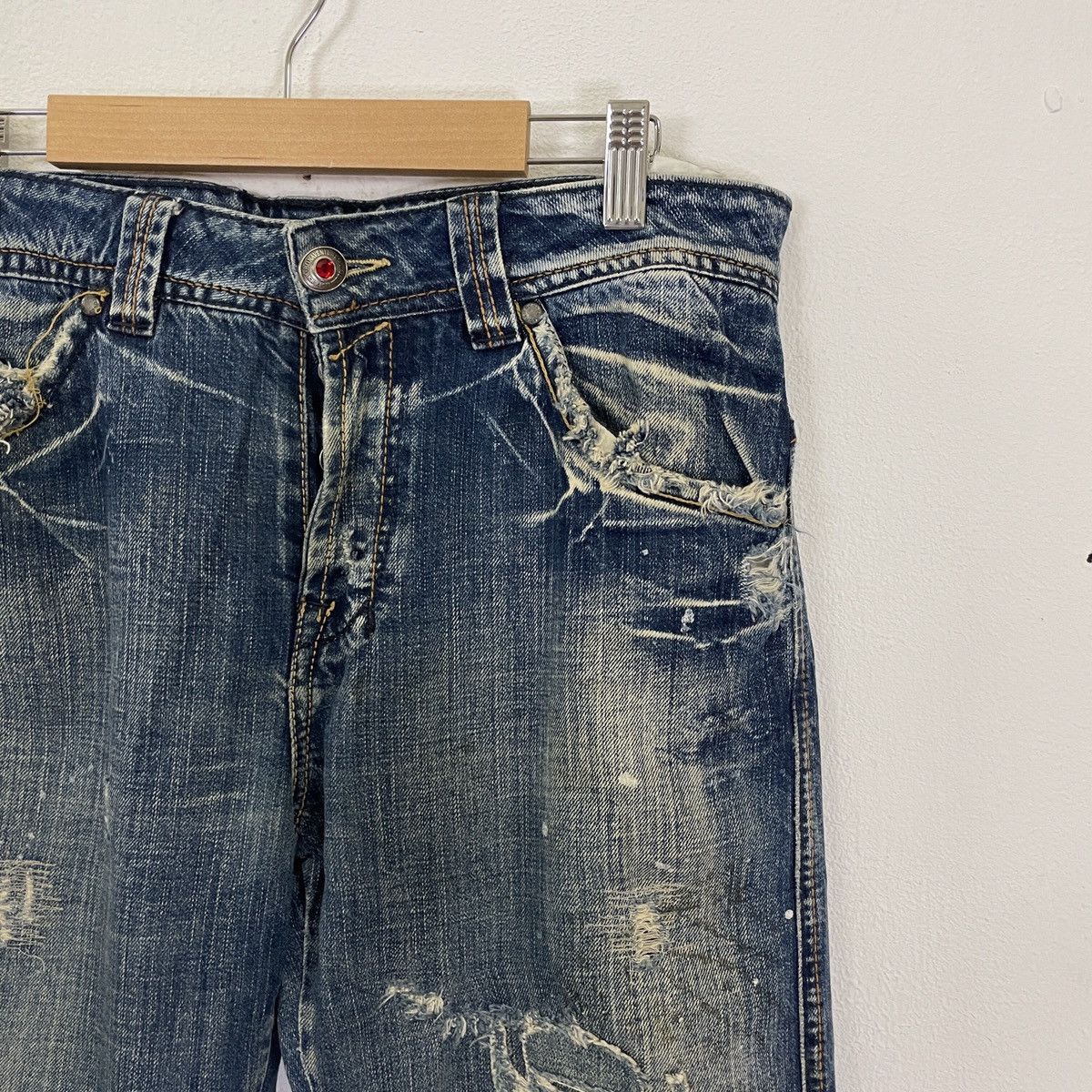 Japanese Brand Vintage Bonaventure Diamond Button Distressed Denim Jeans Size US 32 / EU 48 - 2 Thumbnail