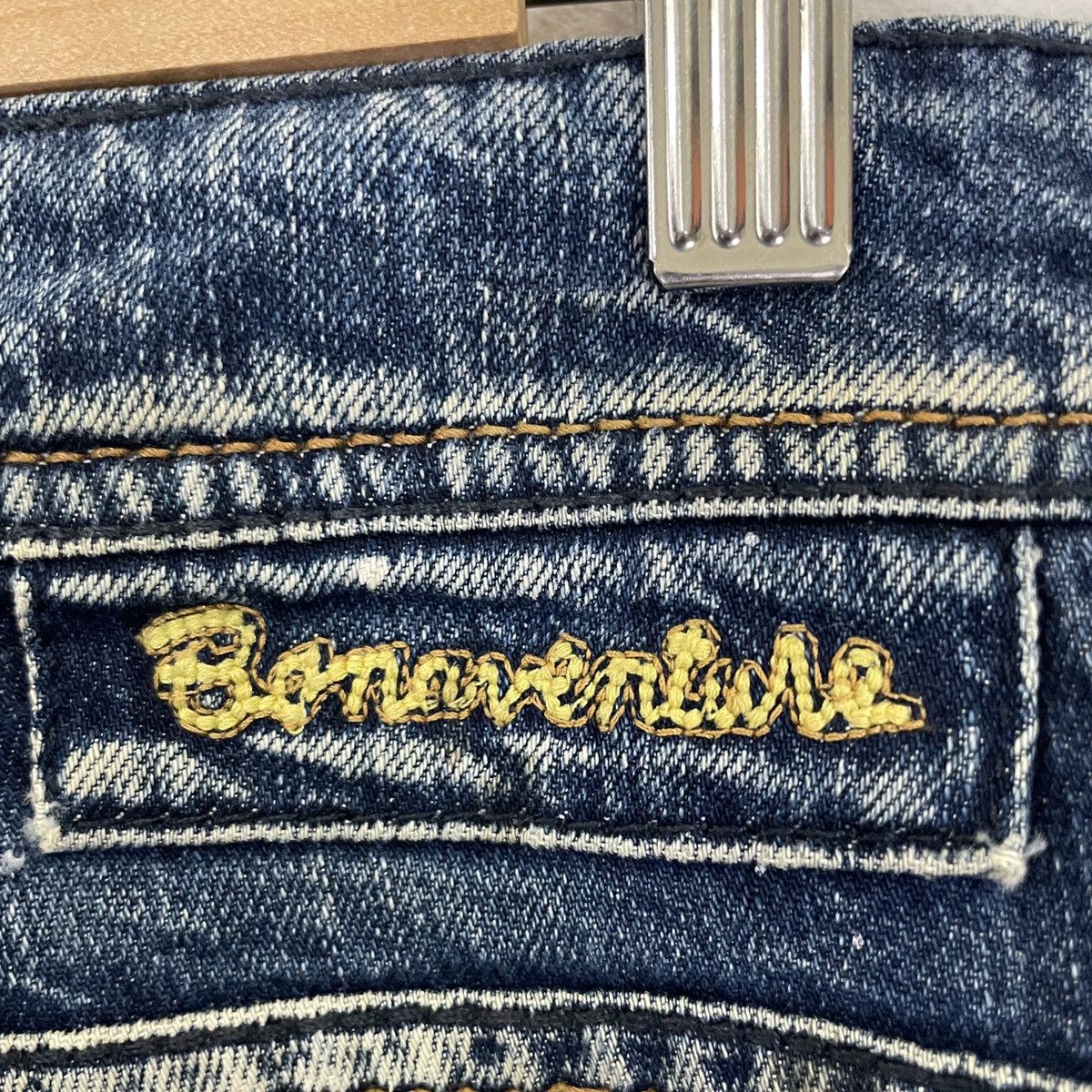 Japanese Brand Vintage Bonaventure Diamond Button Distressed Denim Jeans Size US 32 / EU 48 - 7 Thumbnail