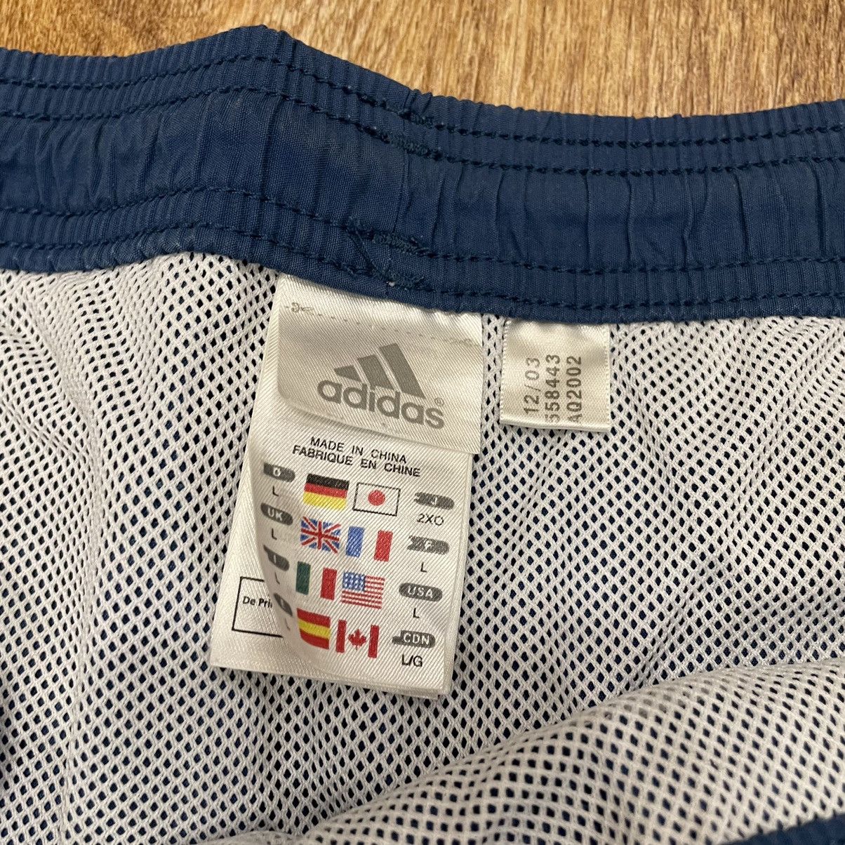 Vintage Vintage Adidas Y2K Nylon Shorts Navy Baggy Streetwear 32 Size US 32 / EU 48 - 4 Thumbnail