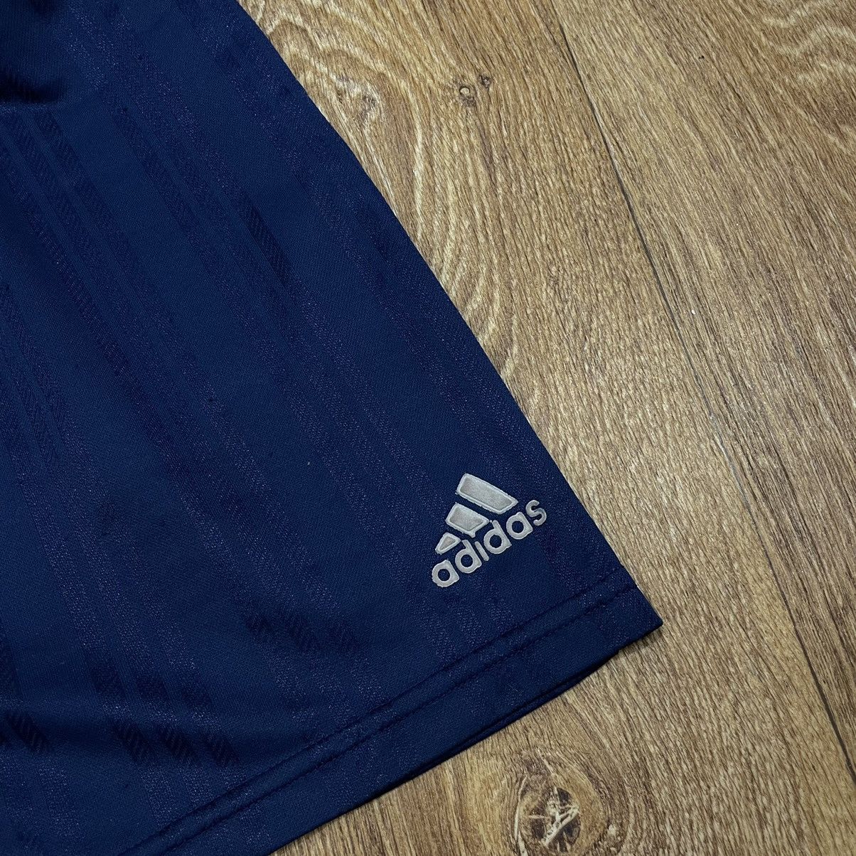 Adidas Vintage Adidas shorts streetwear y2k style casual buymypiece Size US 36 / EU 52 - 4 Thumbnail