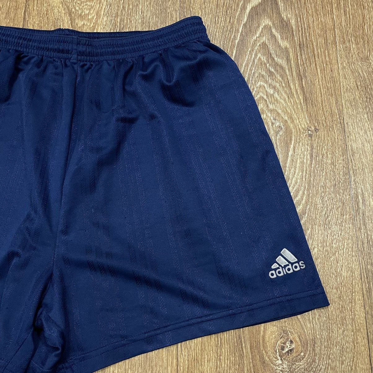 Adidas Vintage Adidas shorts streetwear y2k style casual buymypiece Size US 36 / EU 52 - 3 Thumbnail