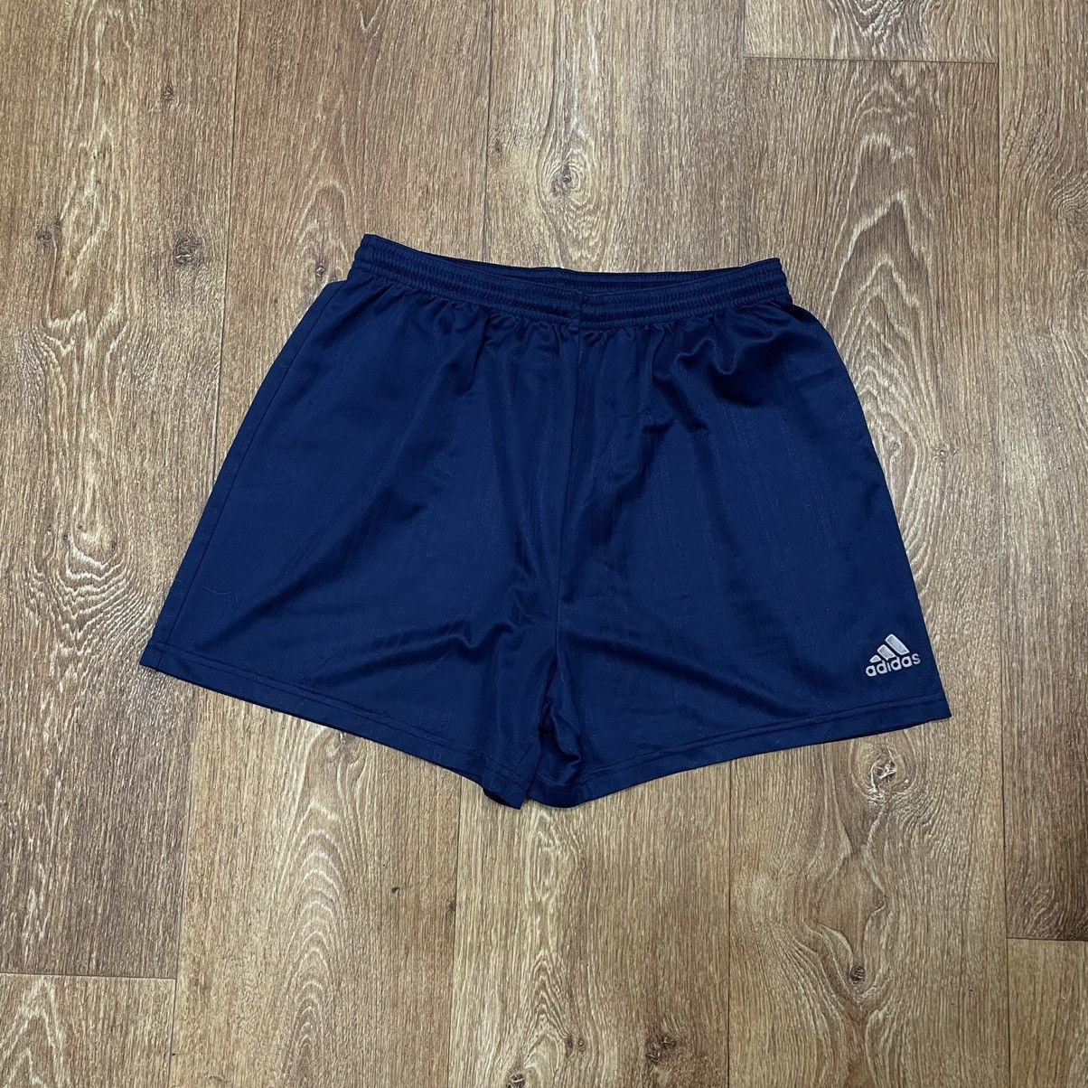 Adidas Vintage Adidas shorts streetwear y2k style casual buymypiece Size US 36 / EU 52 - 1 Thumbnail