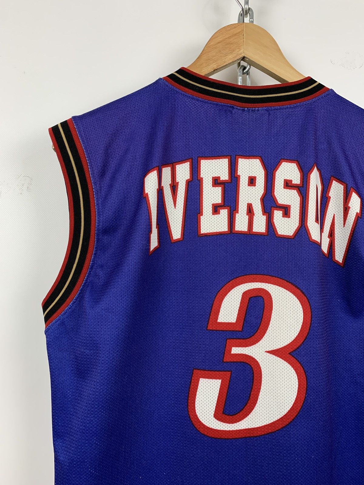 Champion Vintage Philadelphia Sixers #3 Allen Iverson Champion Jersey Size US M / EU 48-50 / 2 - 12 Thumbnail