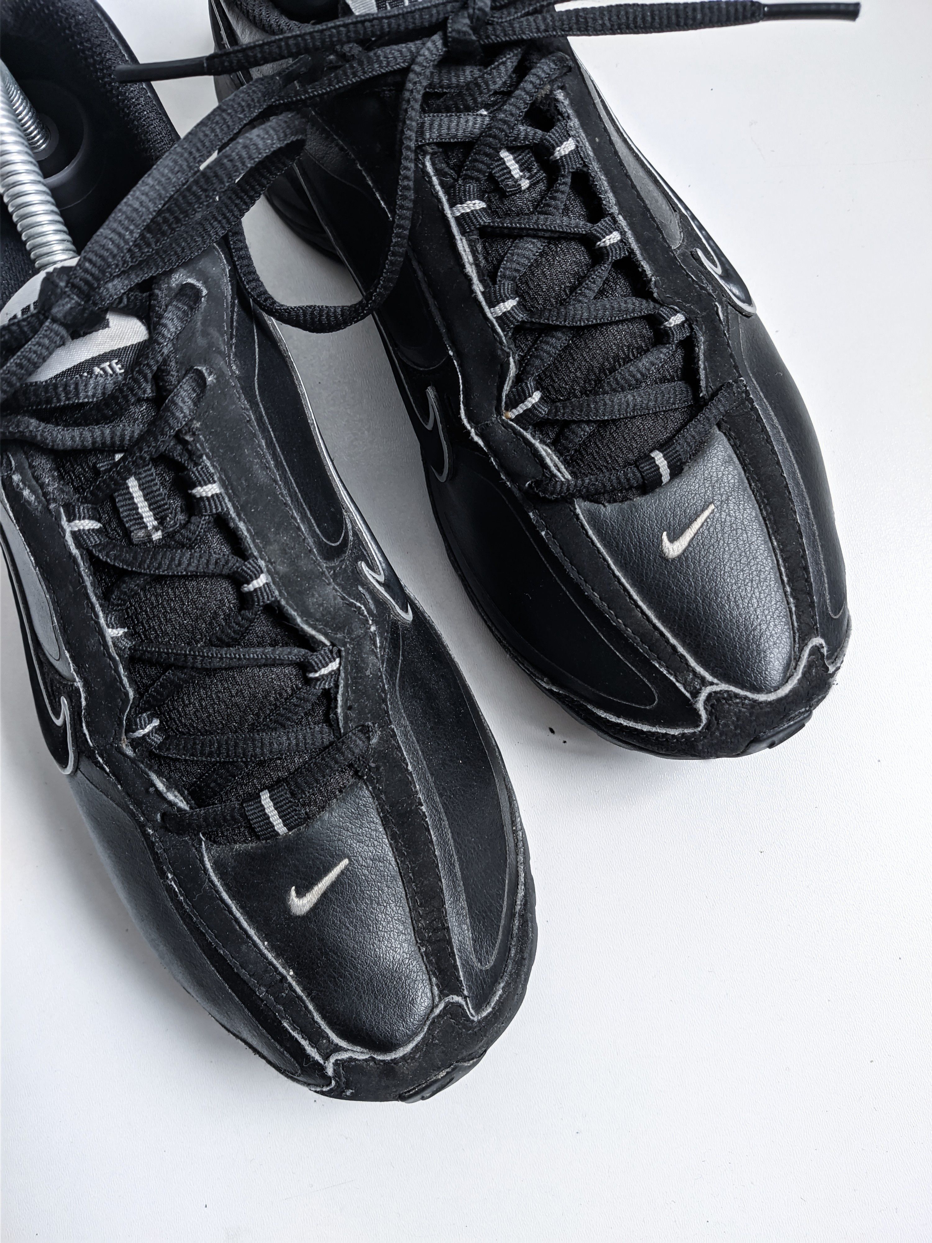 Nike Nike Air sneakers vintage swoosh black y2k leather Size US 9 / EU 42 - 2 Thumbnail
