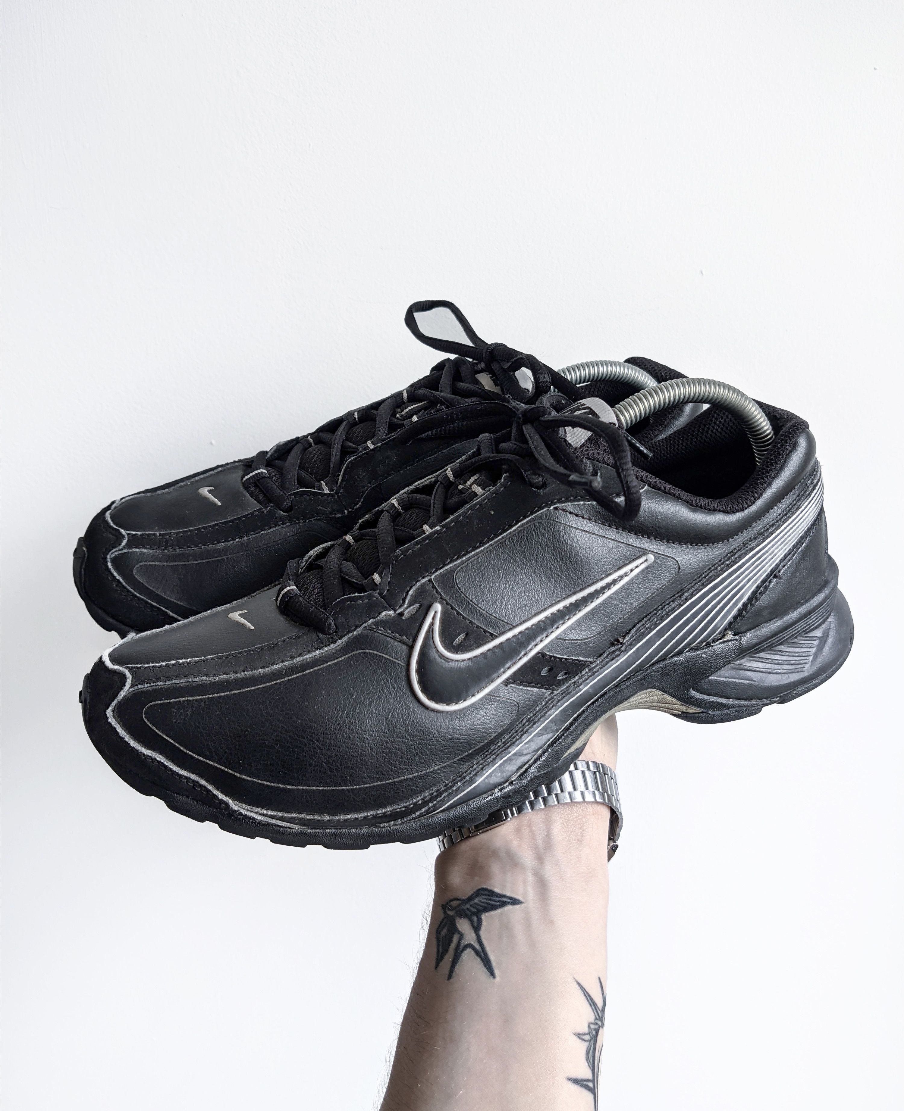 Nike Nike Air sneakers vintage swoosh black y2k leather Size US 9 / EU 42 - 1 Thumbnail
