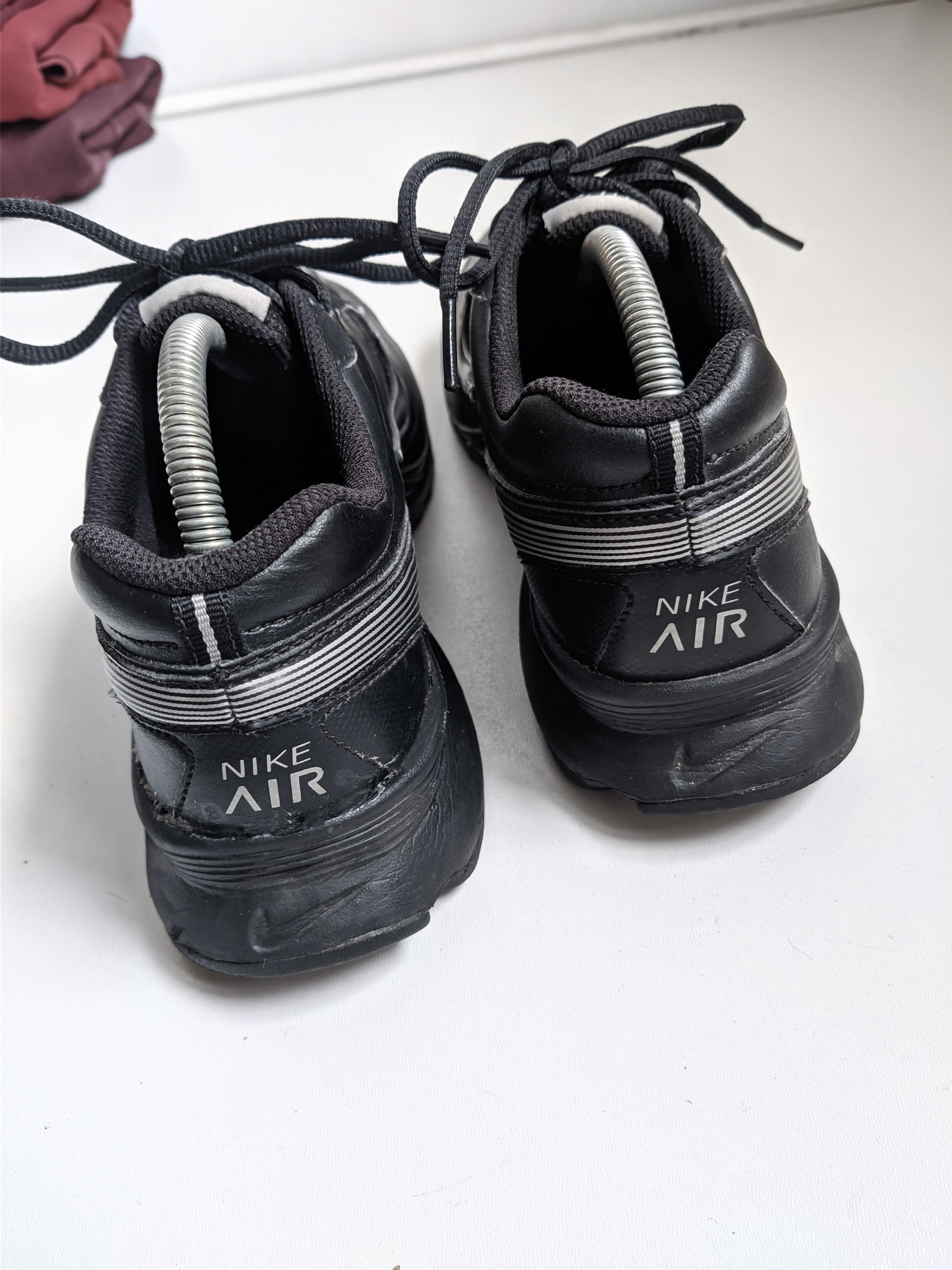 Nike Nike Air sneakers vintage swoosh black y2k leather Size US 9 / EU 42 - 6 Thumbnail