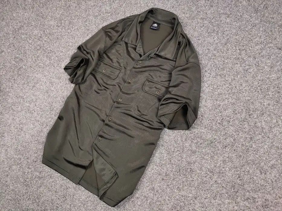Nike ACG Vintage 90's Nike ACG Olive button Shirt with Pockets Size US L / EU 52-54 / 3 - 2 Thumbnail