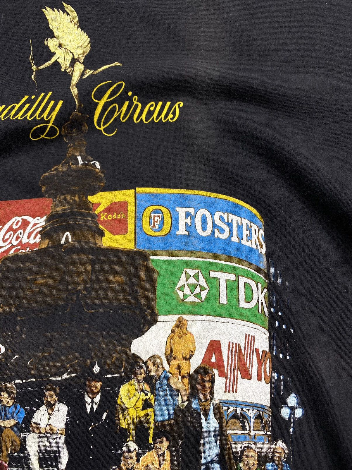 Vintage Vintage 1990’s Piccadilly Circus London Art T Shirt Size US M / EU 48-50 / 2 - 6 Thumbnail