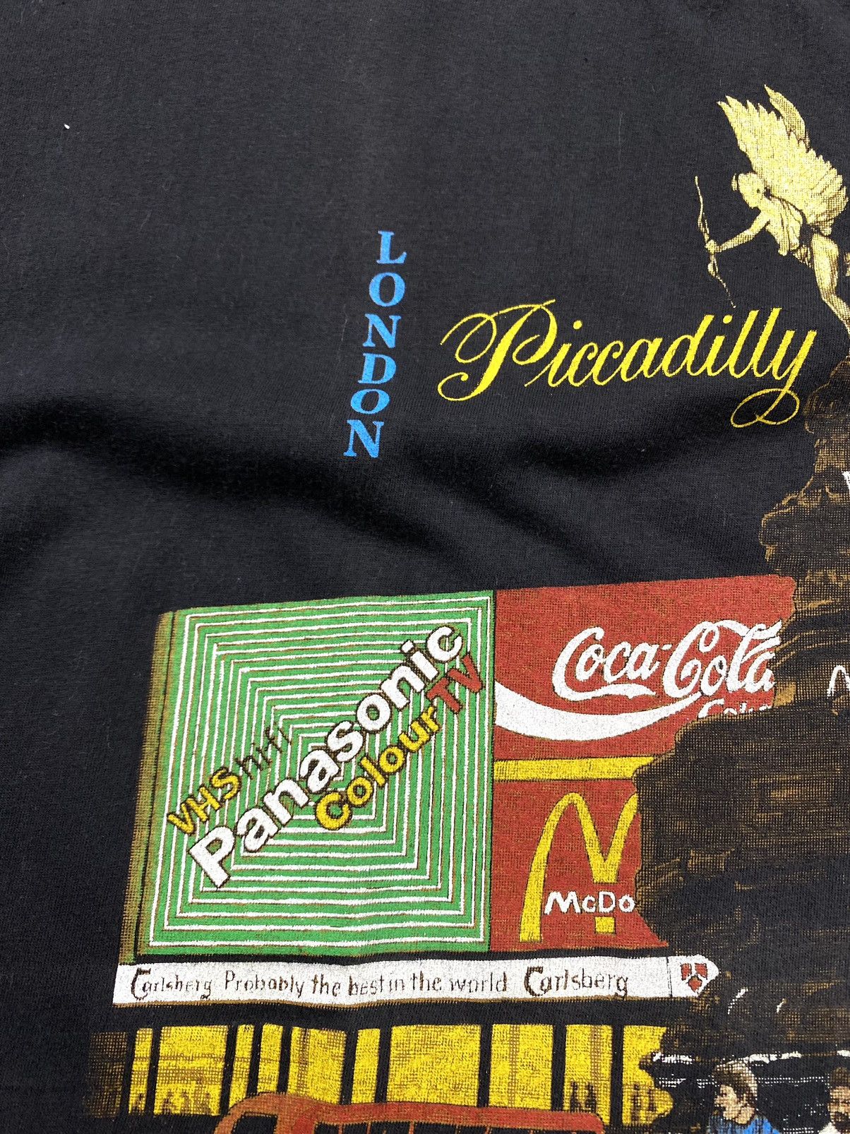 Vintage Vintage 1990’s Piccadilly Circus London Art T Shirt Size US M / EU 48-50 / 2 - 5 Thumbnail
