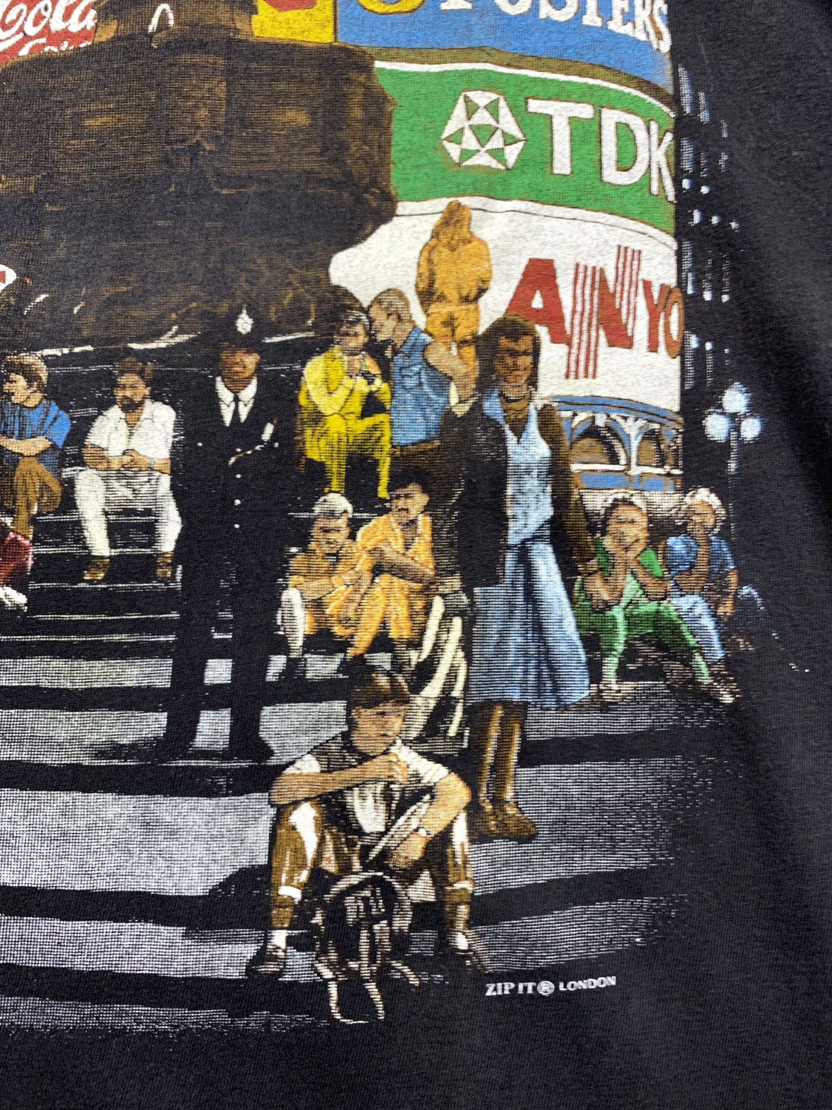 Vintage Vintage 1990’s Piccadilly Circus London Art T Shirt Size US M / EU 48-50 / 2 - 8 Thumbnail