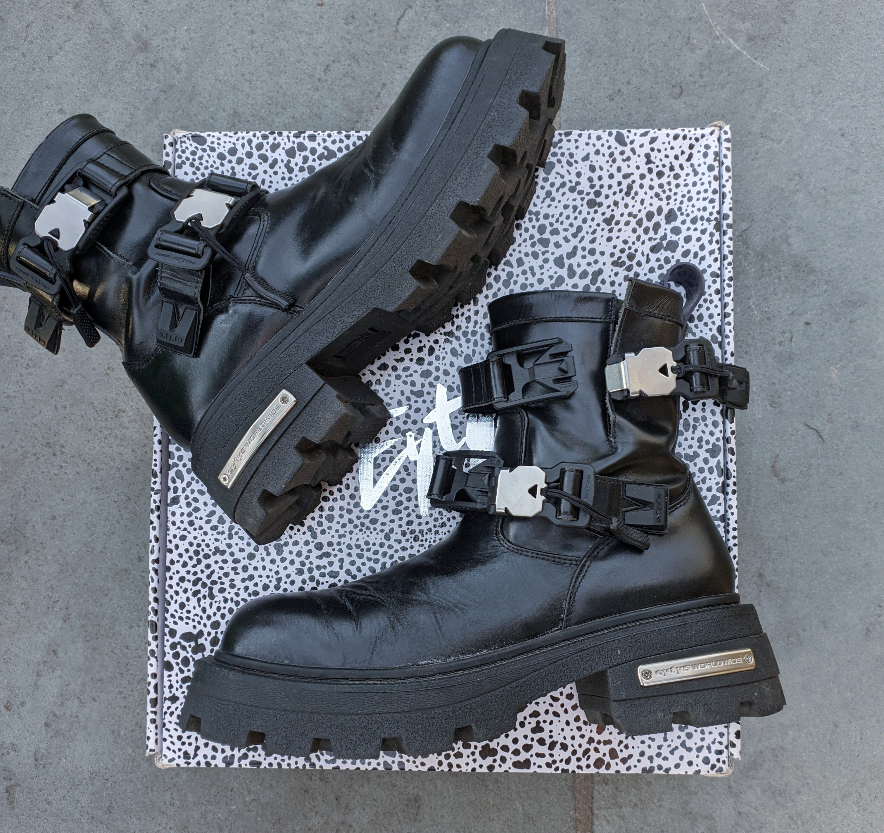 eytys Blade Leather