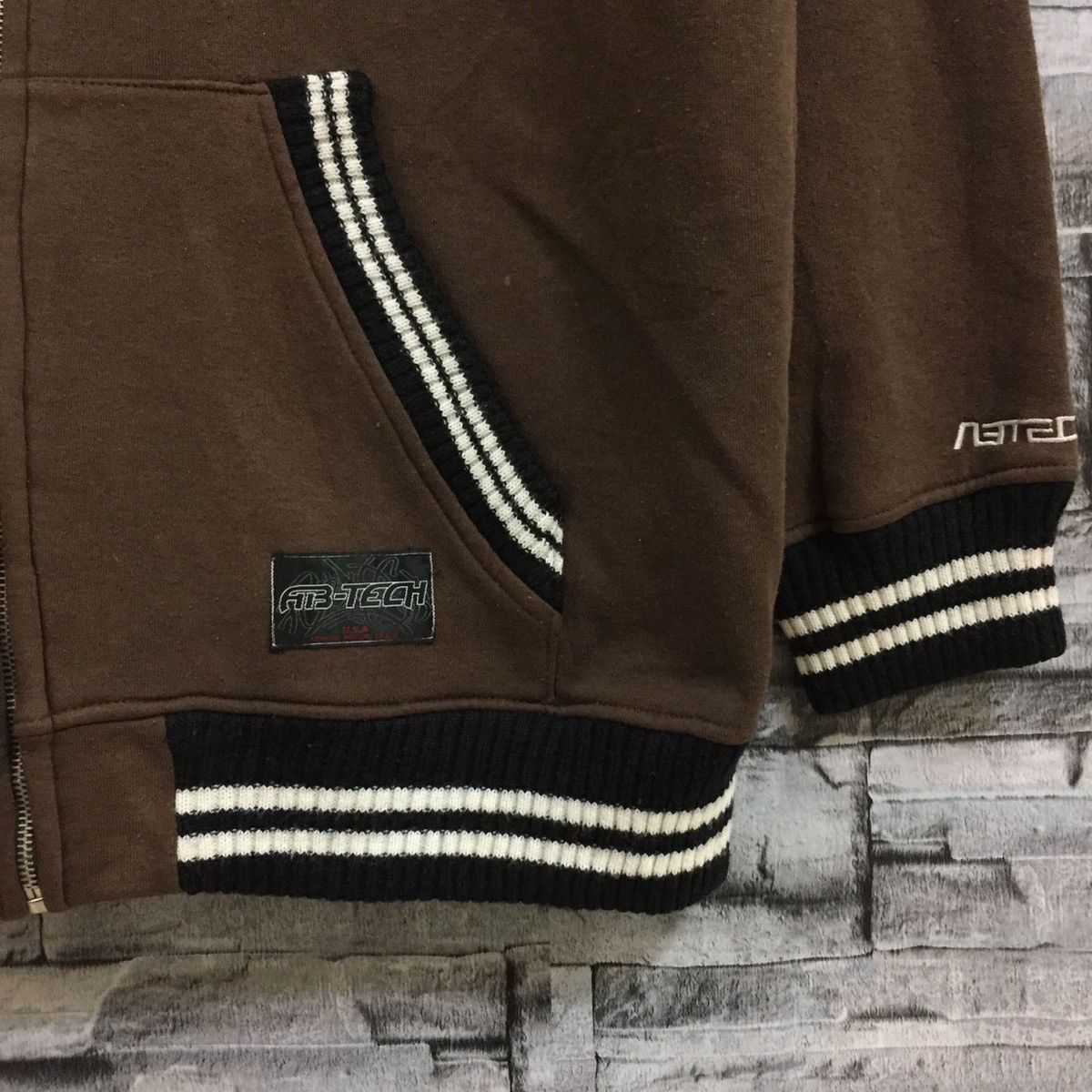 Vintage Vintage Ab Tech sport hoodie hip hop size 3L fits XL brown Size US XL / EU 56 / 4 - 6 Thumbnail