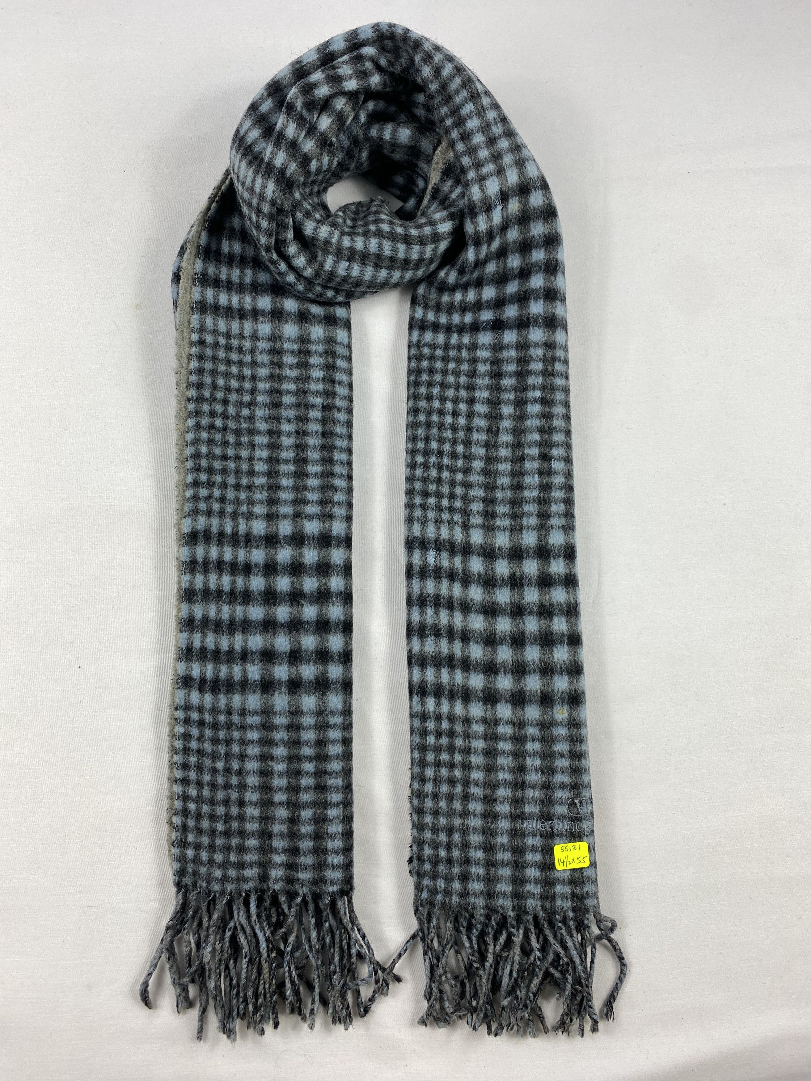 Valentino Valentino Garavani Scarf /vMuffler / Neckwear Size ONE SIZE - 1 Thumbnail
