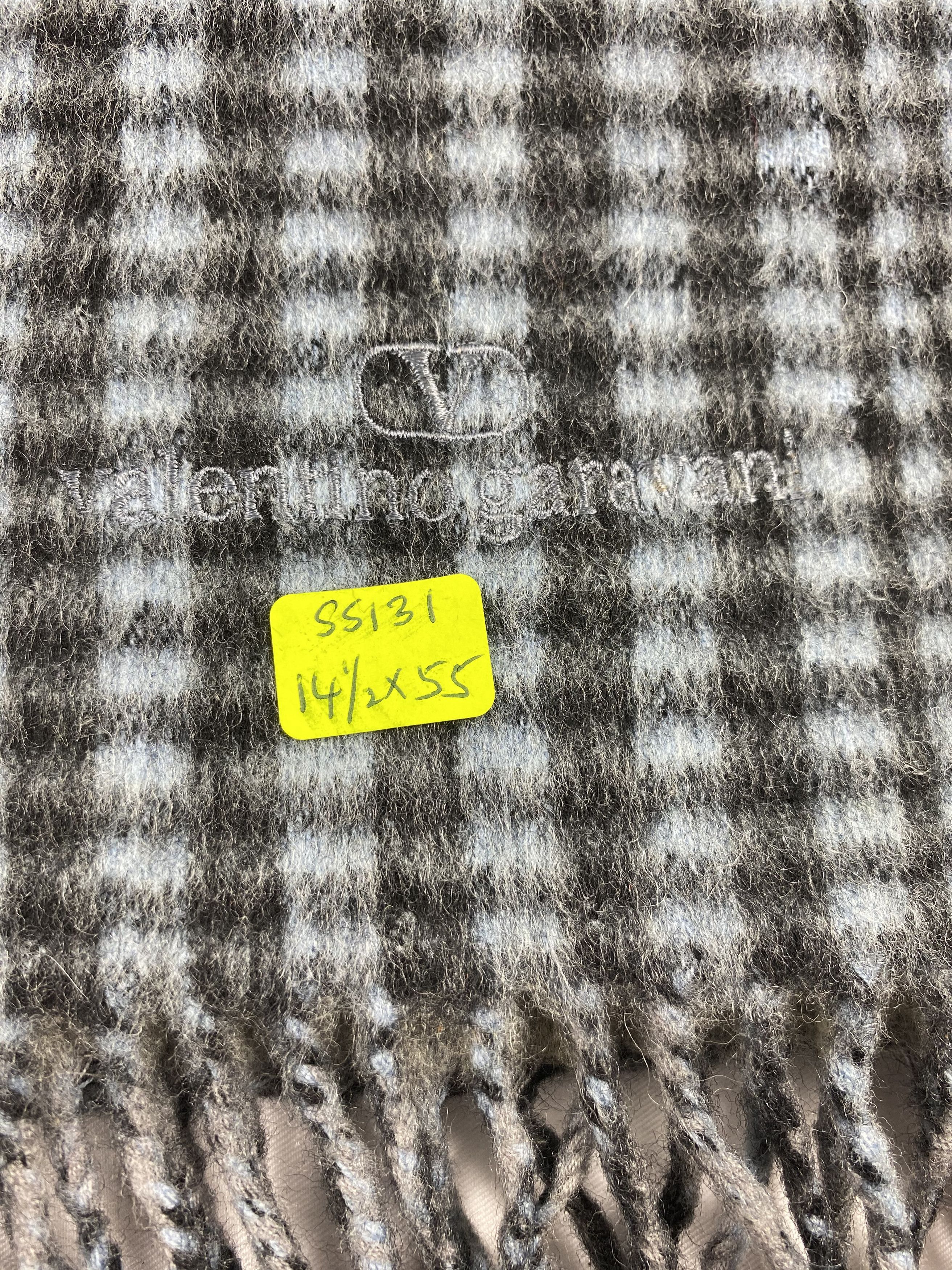 Valentino Valentino Garavani Scarf /vMuffler / Neckwear Size ONE SIZE - 4 Thumbnail